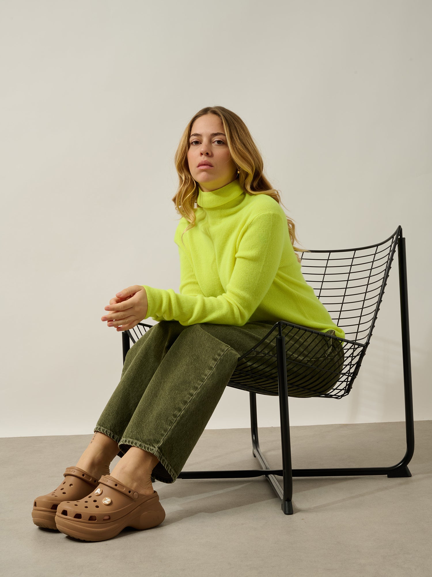 SUZIE pull col roulé jaune fluo 100% cachemire