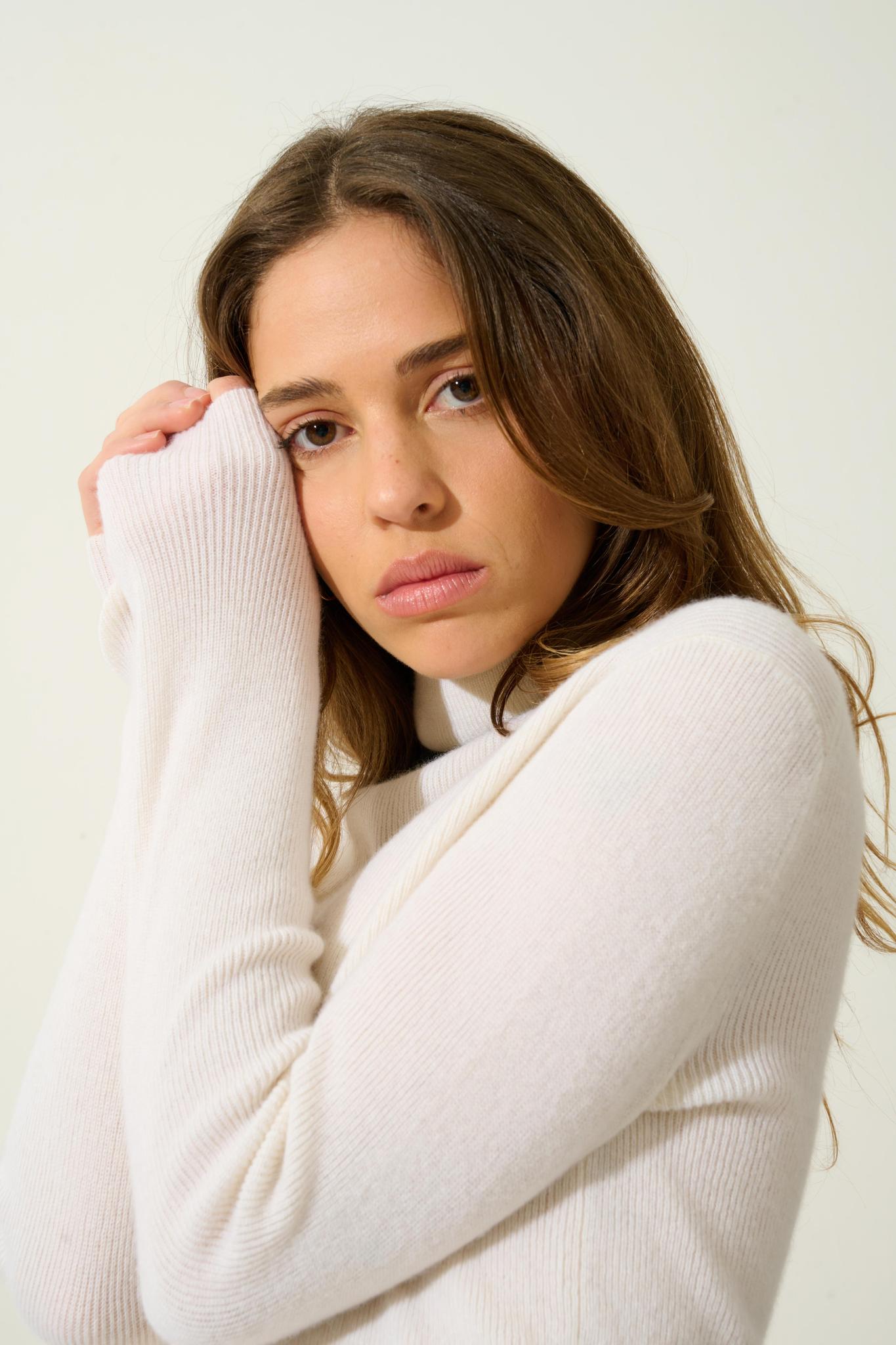 SUZIE snow turtleneck sweater 100% cashmere