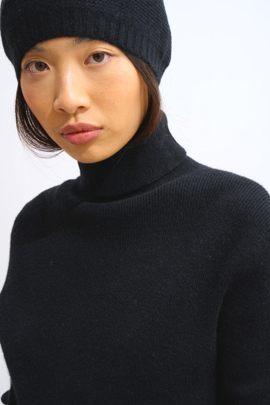 SUZIE black turtleneck sweater 100% cashmere