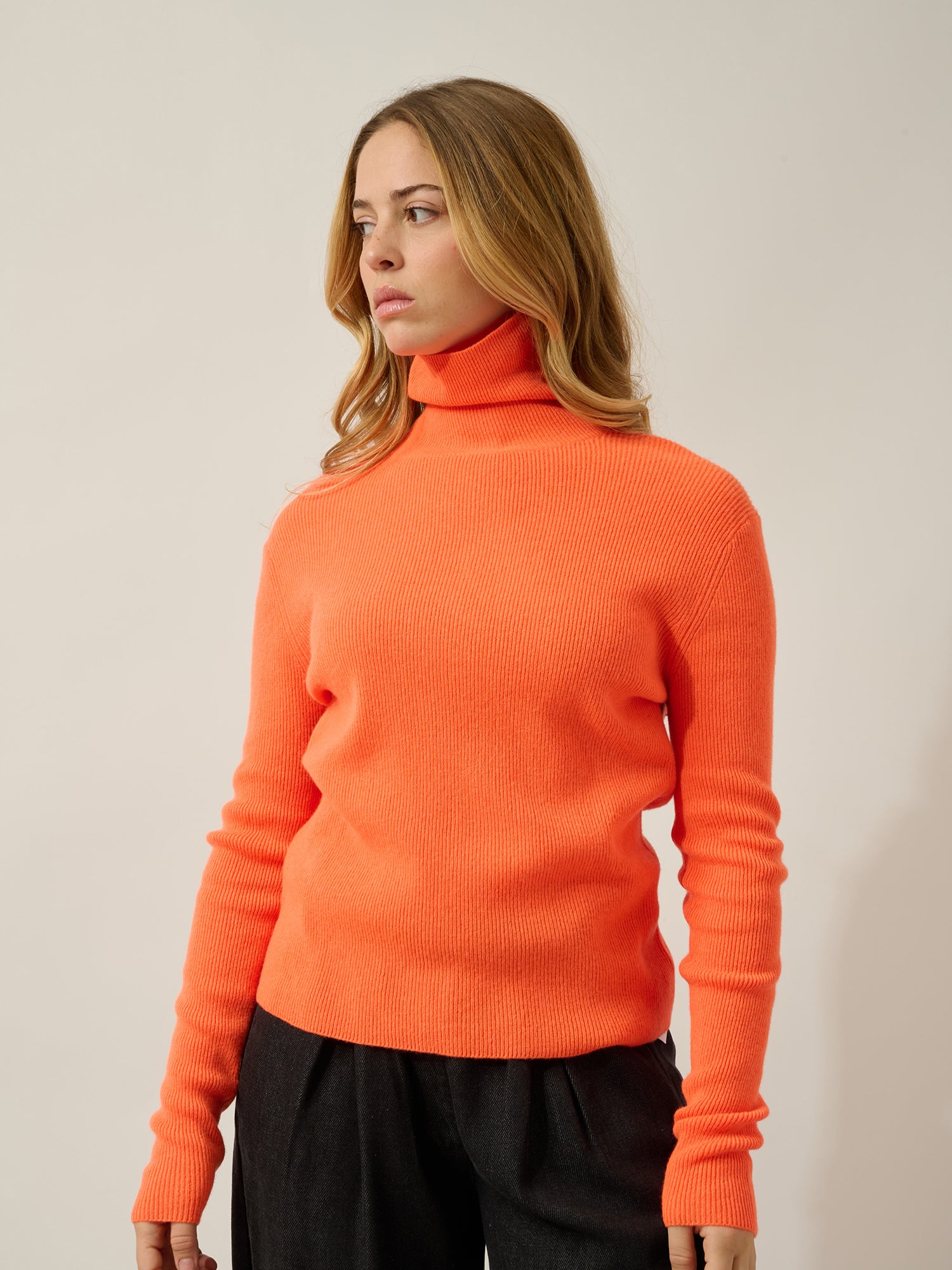 SUZIE pull col roulé orange fluo 100% cachemire