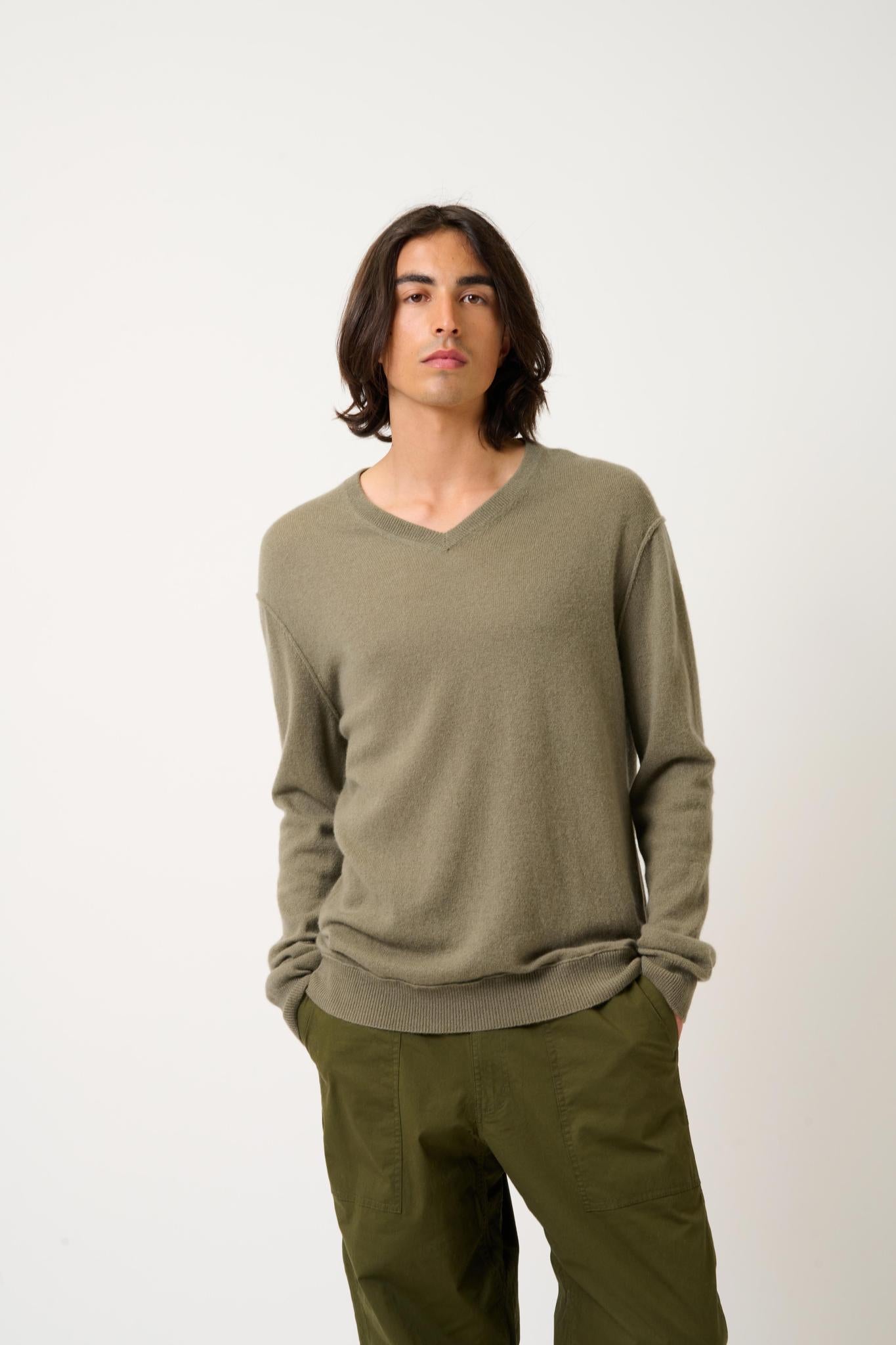 TIMEO army v-neck sweater 100% cashmere