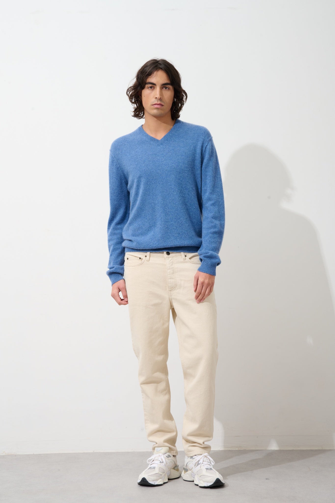 TIMEO pull col v bleu denim 100% cachemire