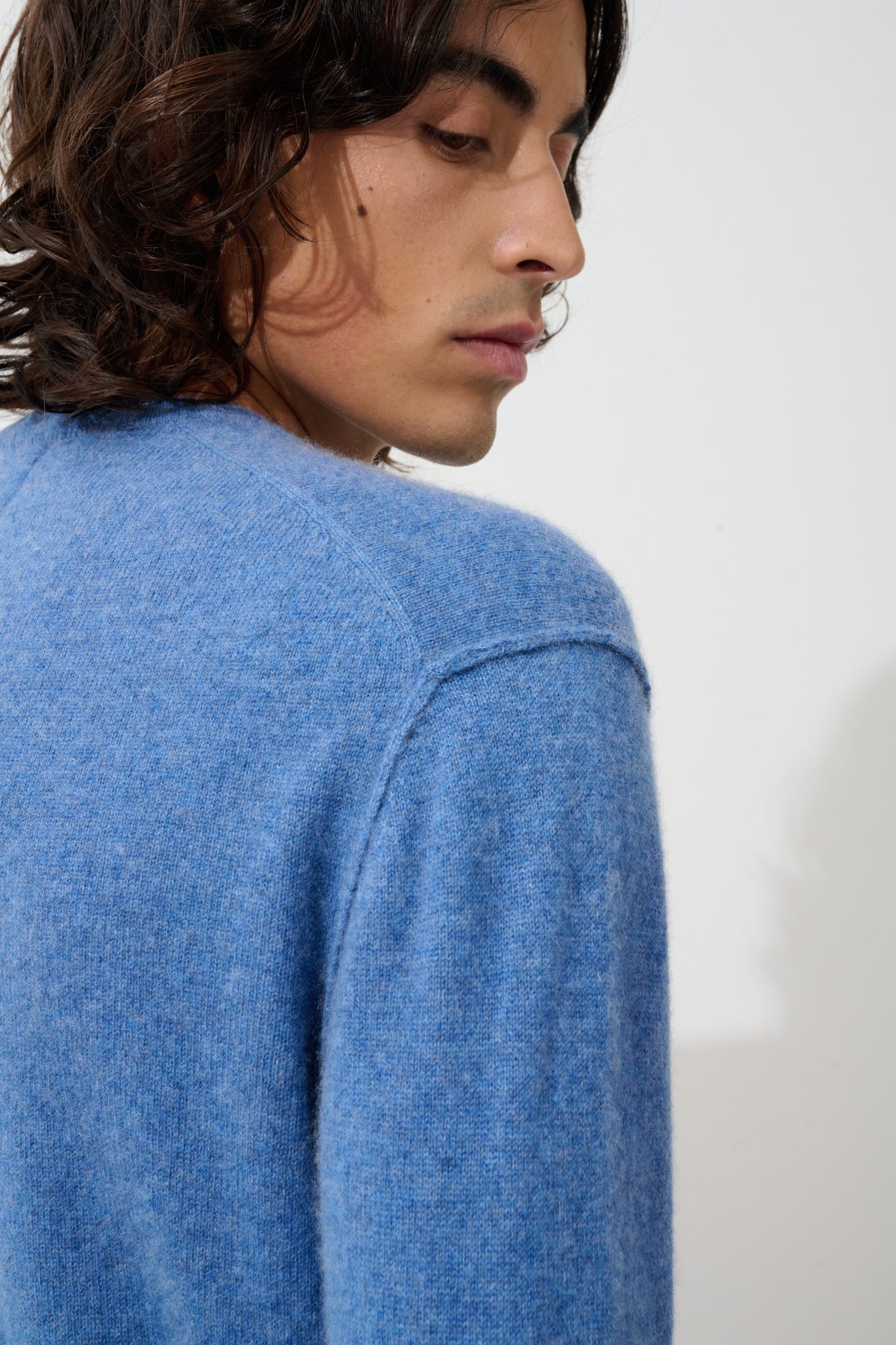 TIMEO pull col v bleu denim 100% cachemire