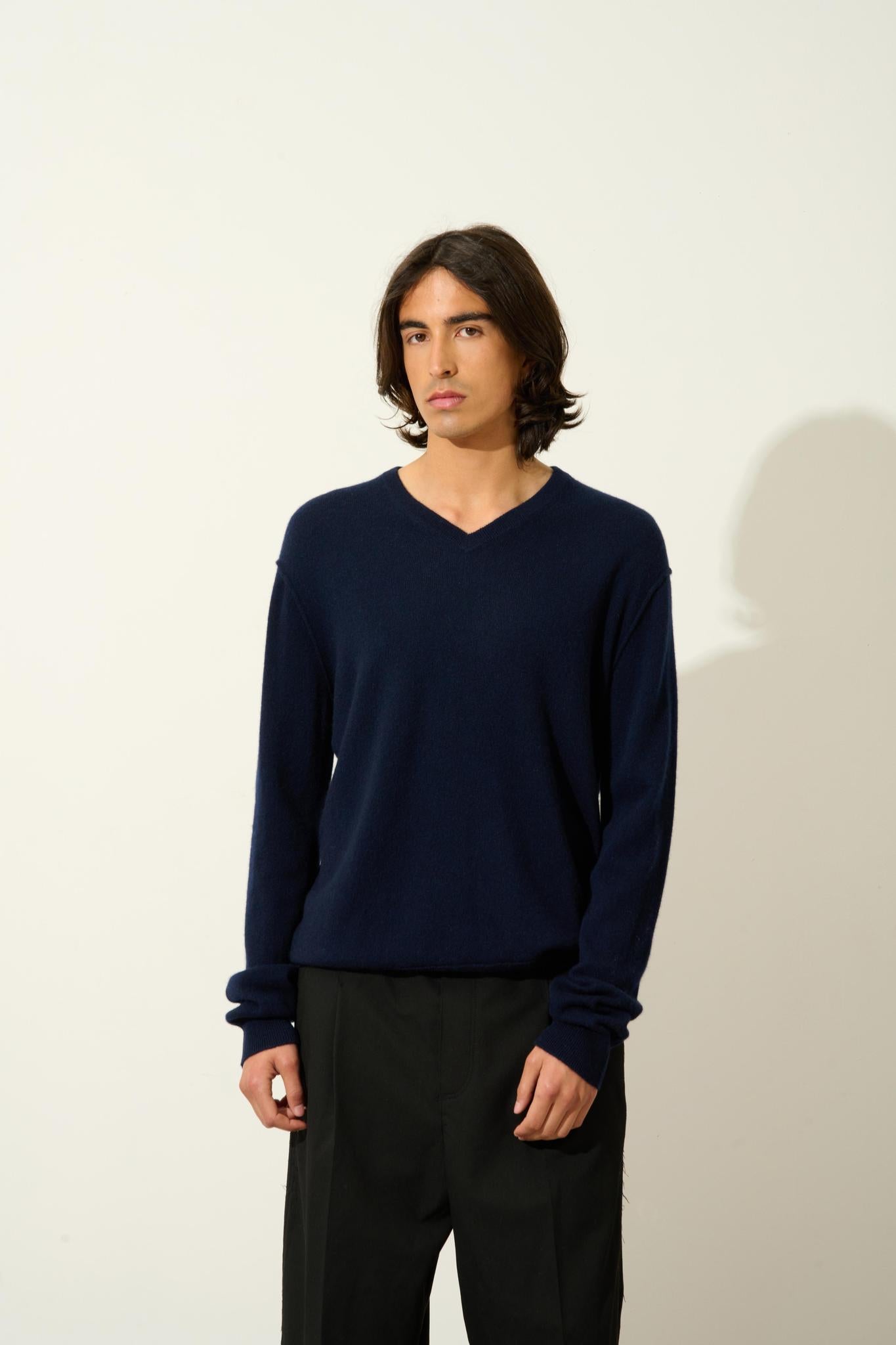 TIMEO navy v-neck sweater 100% cashmere