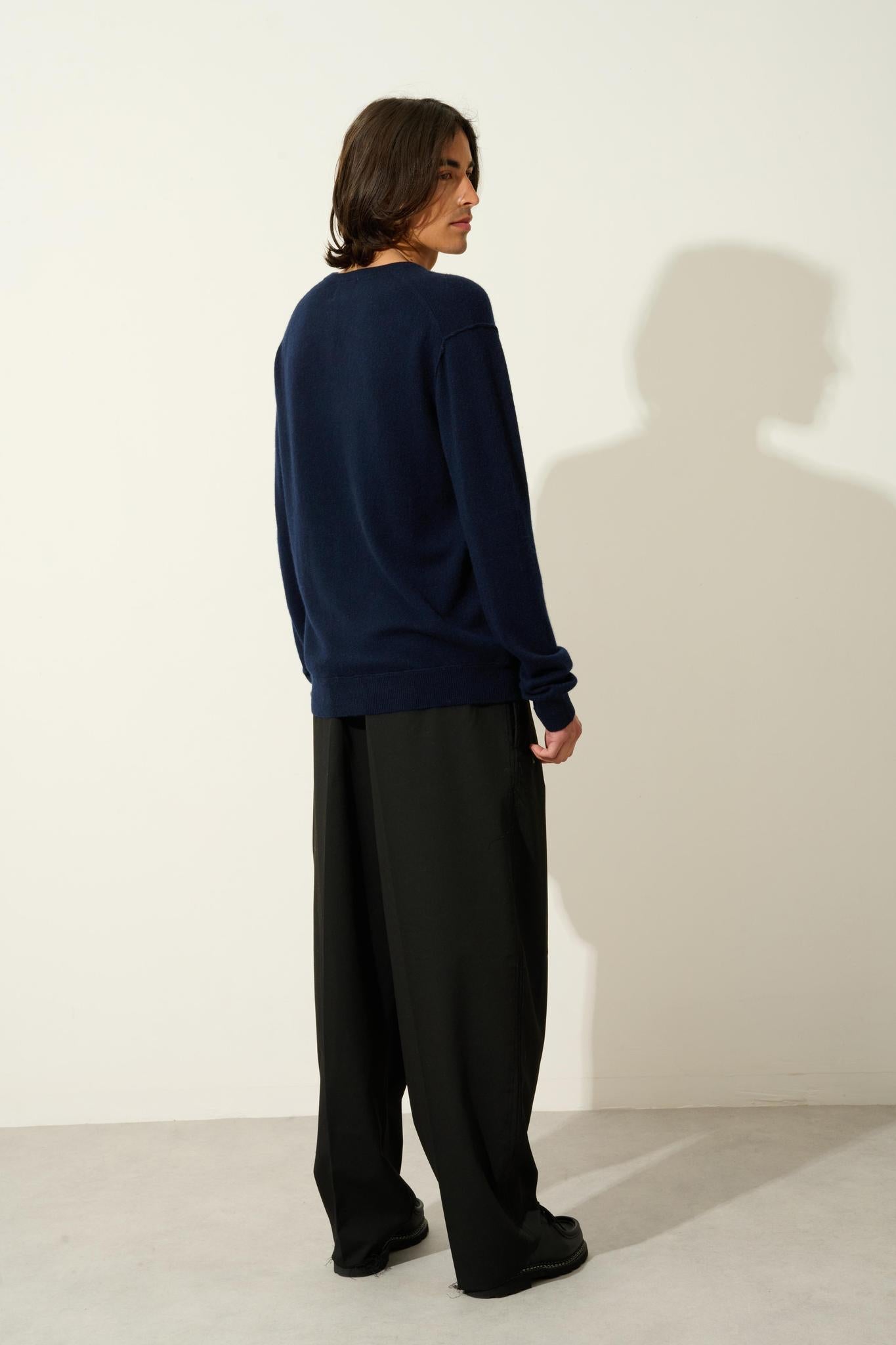 TIMEO navy v-neck sweater 100% cashmere