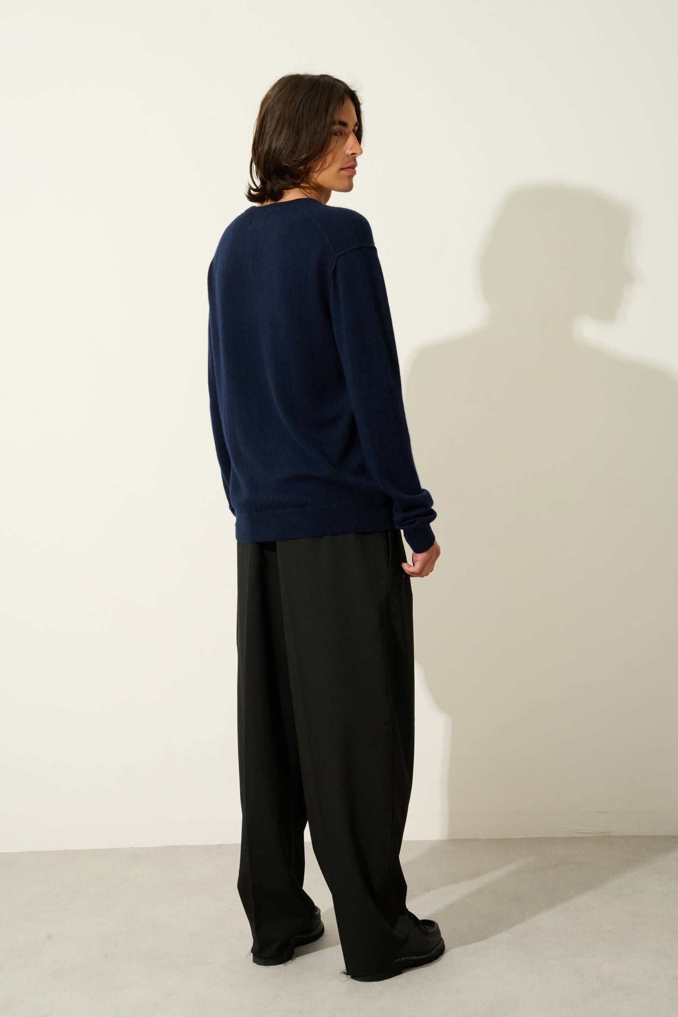 TIMEO navy v-neck sweater 100% cashmere