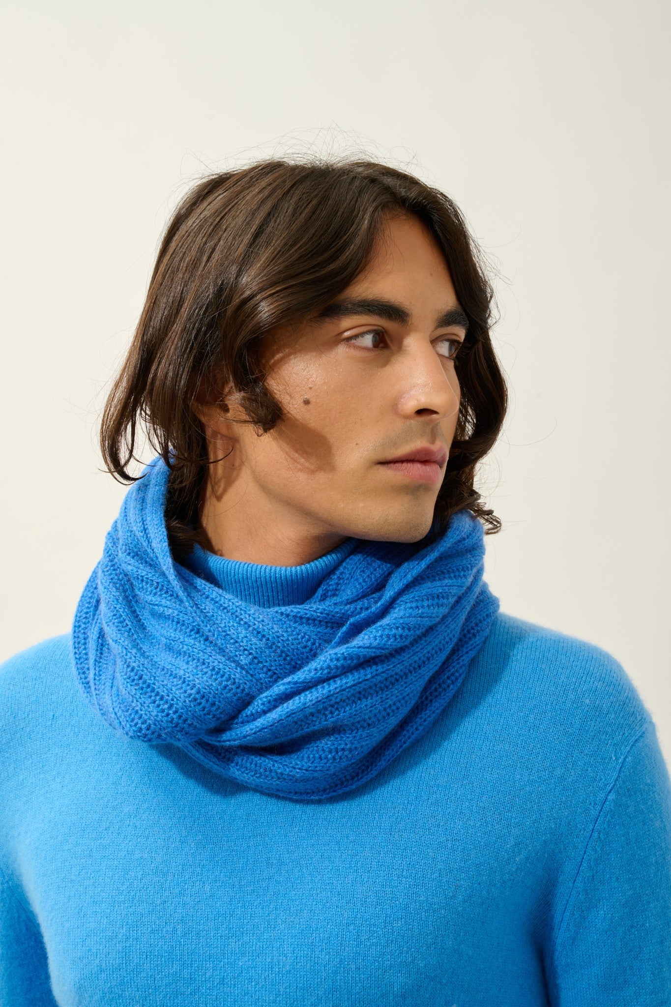 tommy tour de cou 4 fils bleu électrique 100% cachemire