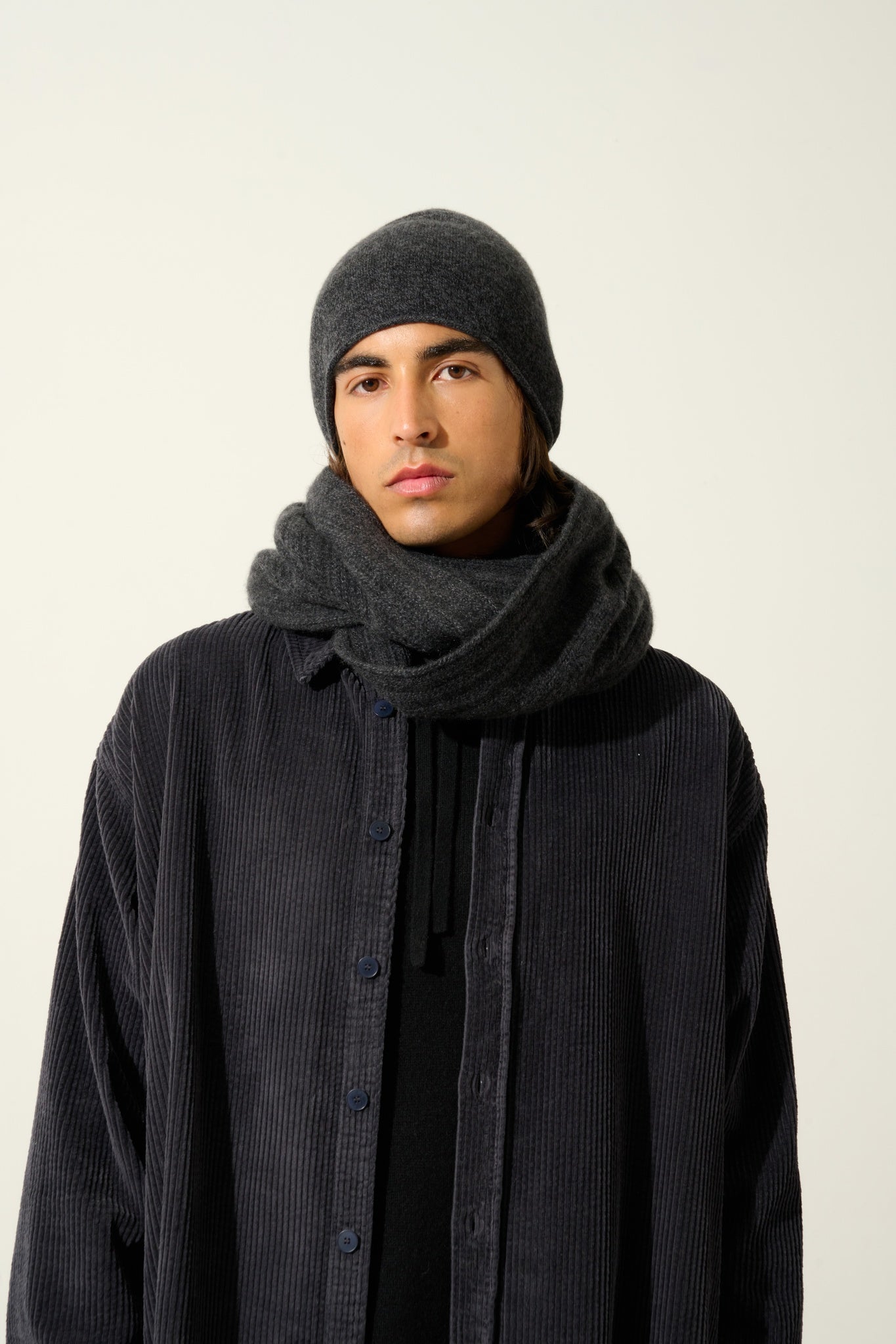 TOMMY 4-lagiger schwarz meliert Halswärmer aus 100 % Kaschmir