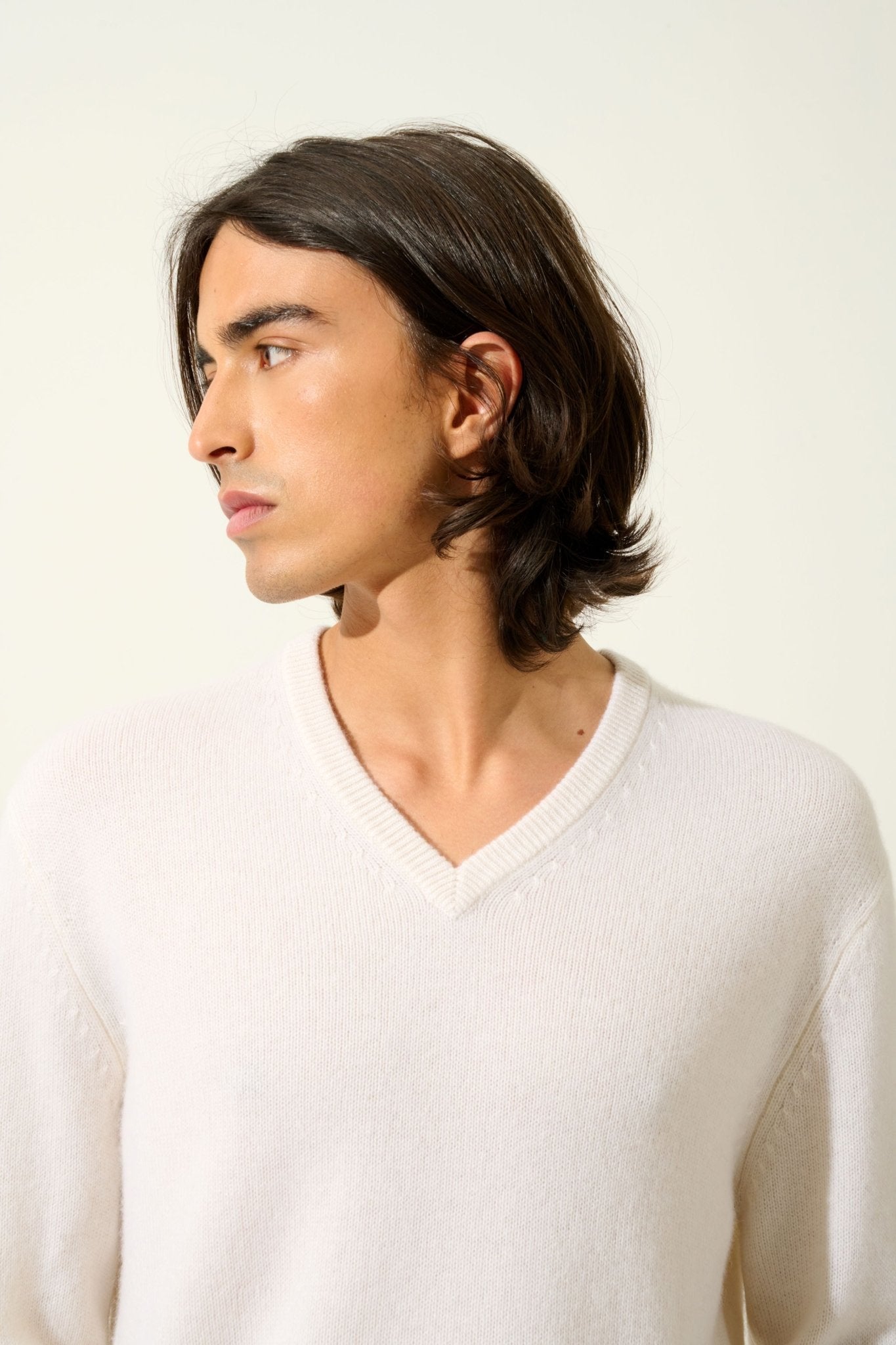 VICTOR 4-thread V-neck sweater snow 100% cashmere