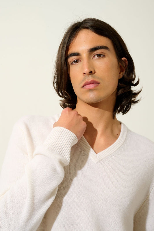 VICTOR 4-thread V-neck sweater snow 100% cashmere