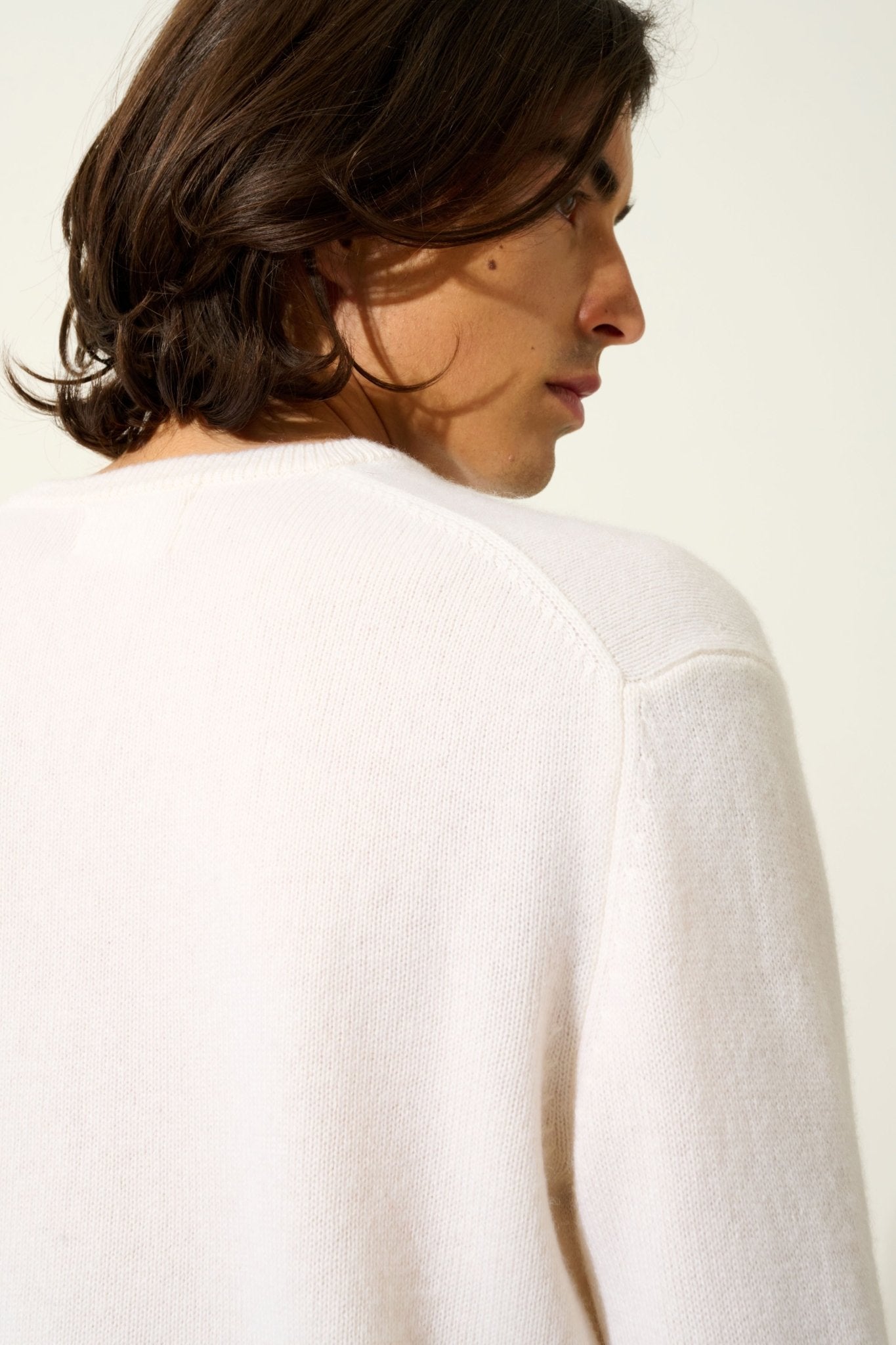 VICTOR 4-thread V-neck sweater snow 100% cashmere