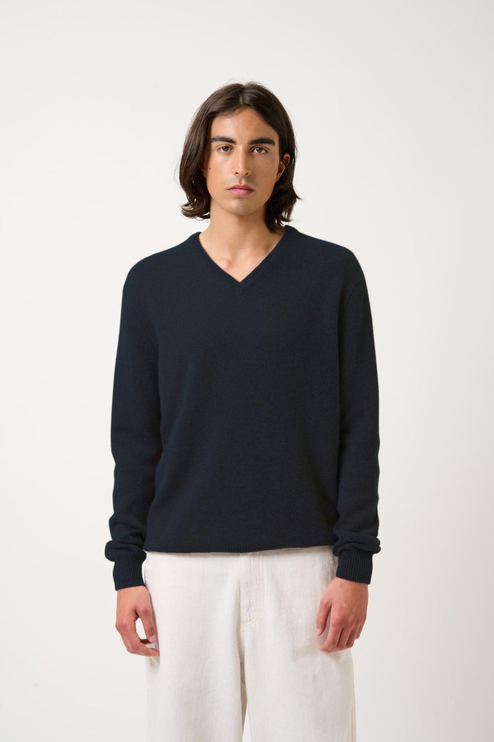 VICTOR 4-thread caviar v-neck sweater 100% cashmere