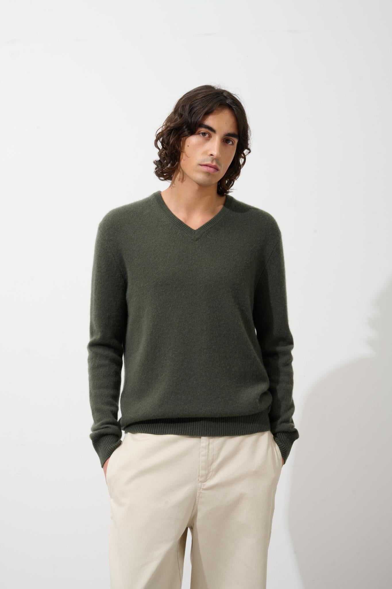VICTOR Pullover mit V-Ausschnitt 4 Fäden khaki 100% Kaschmir