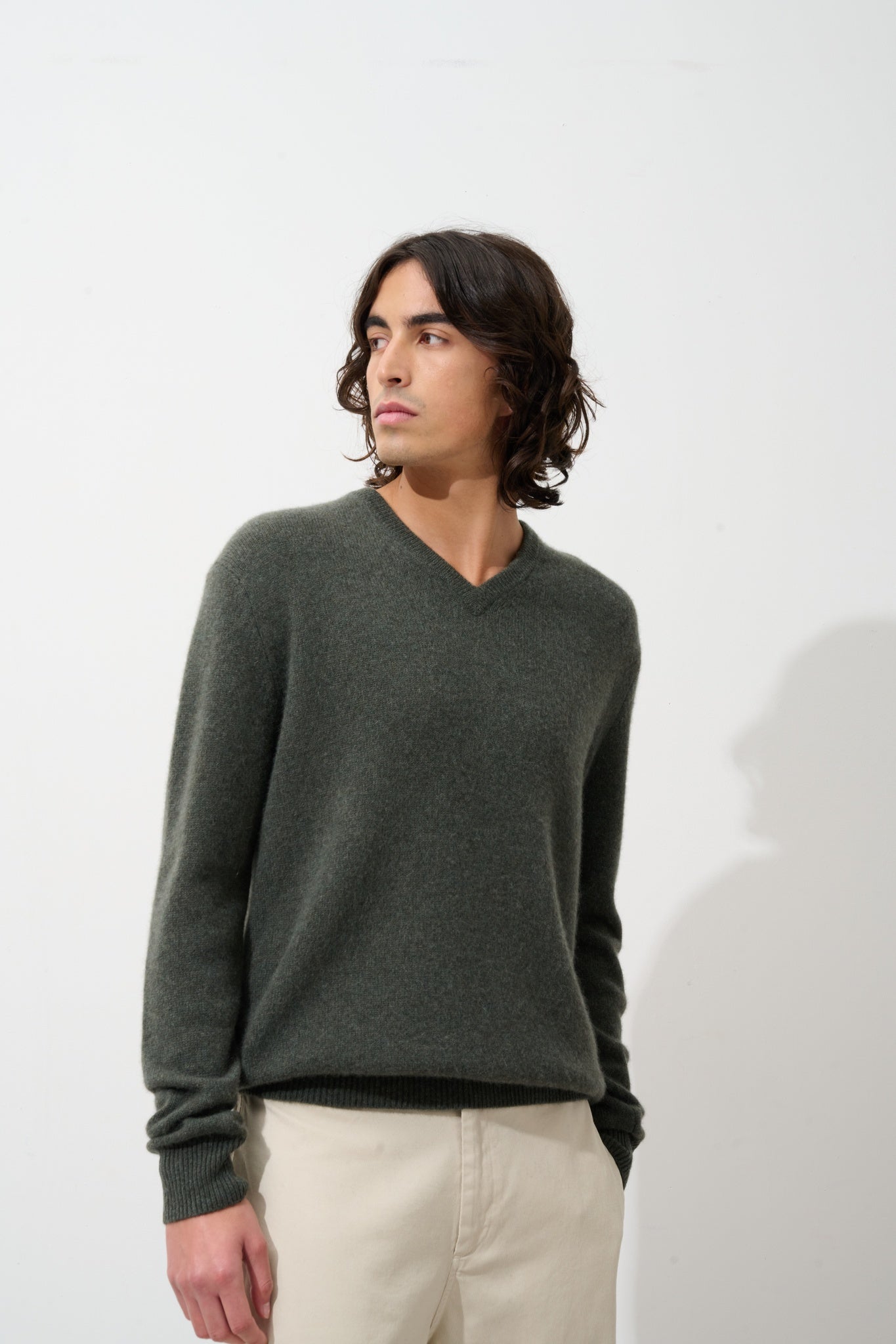 VICTOR pull col v 4 fils kaki chiné 100% cachemire