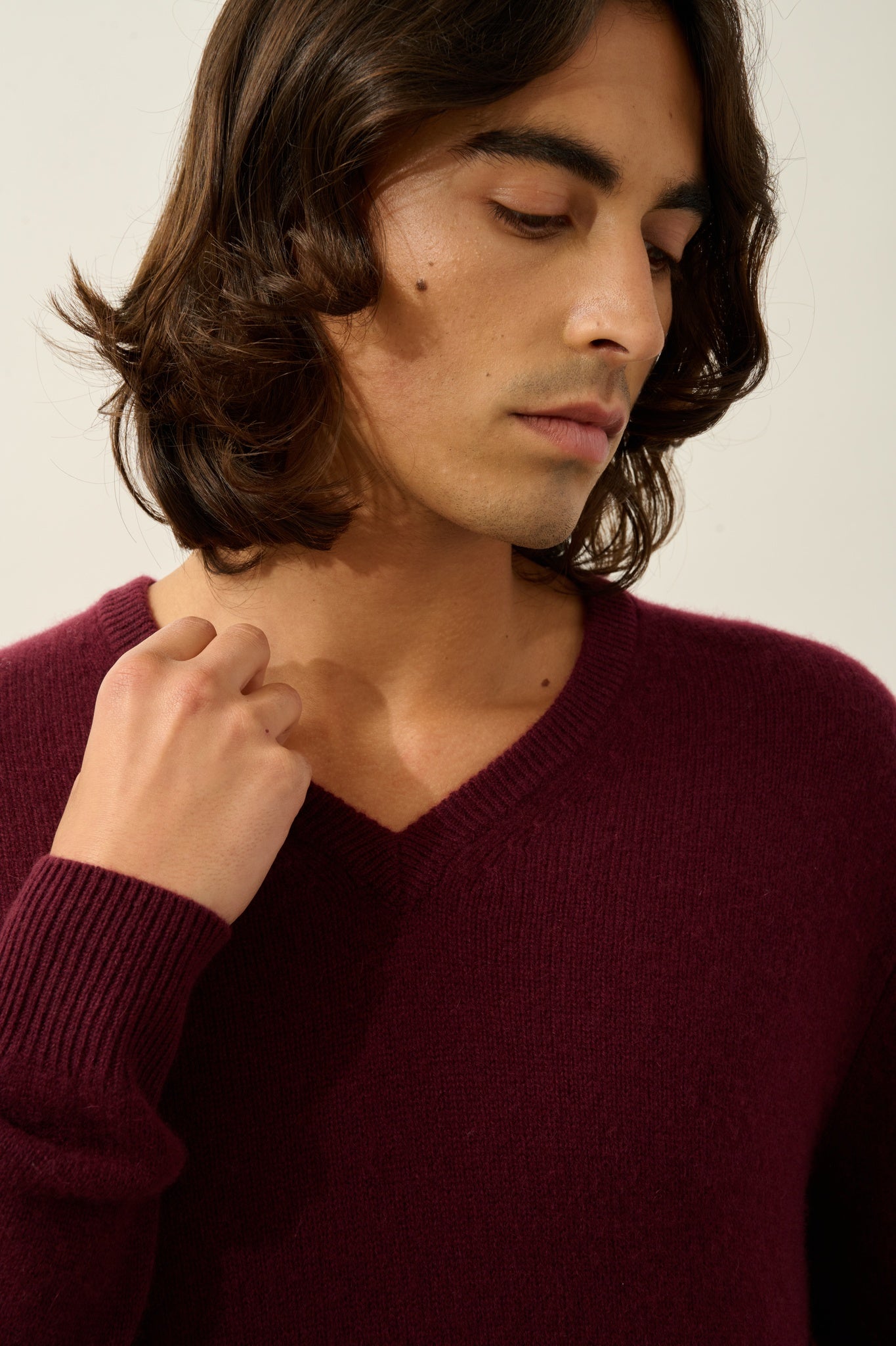 VICTOR pull col v 4 fils mûre 100% cachemire