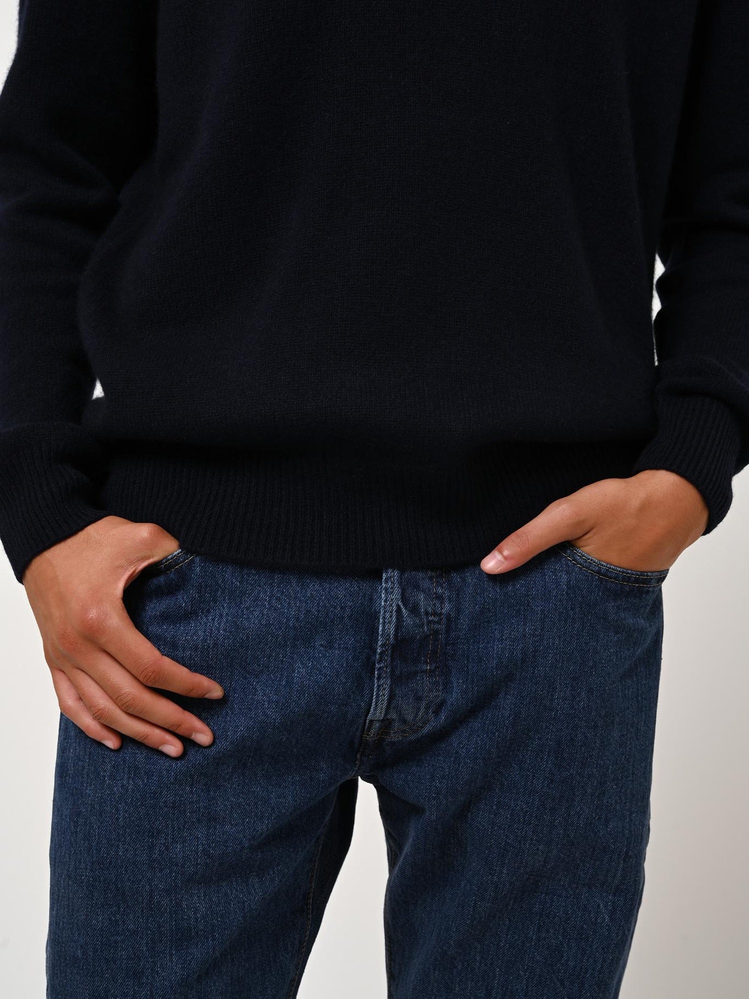 VICTOR pull col v 4 fils navy 100% cachemire