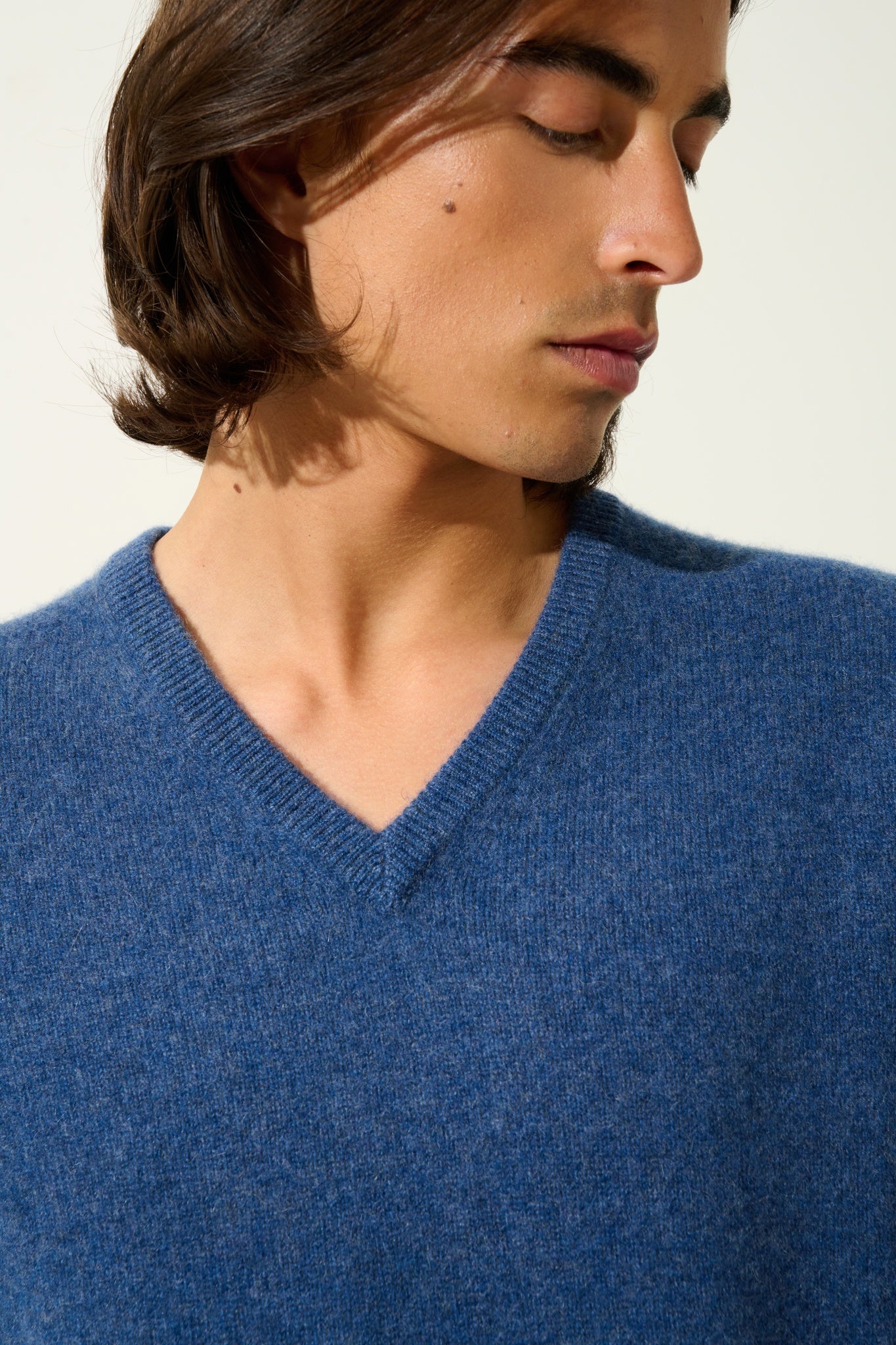 VICTOR 4-thread ocean chiné v-neck sweater 100% cashmere