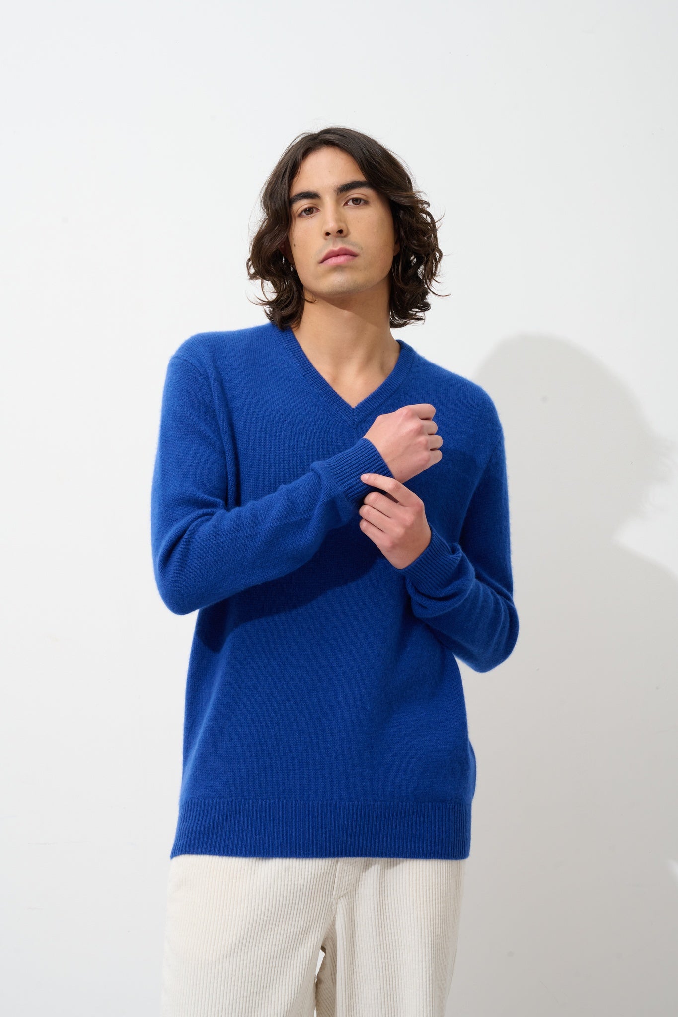 VICTOR pull col v 4 fils outremer 100% cachemire