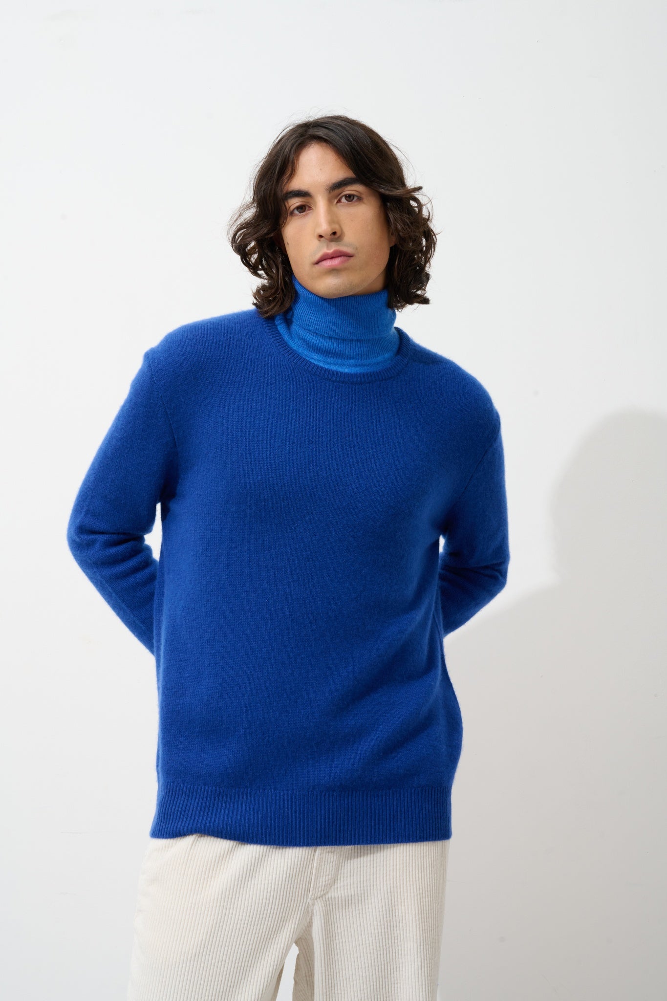 VICTO Pullover mit Rundhalsausschnitt 4 Fäden ultramarin 100% Kaschmir