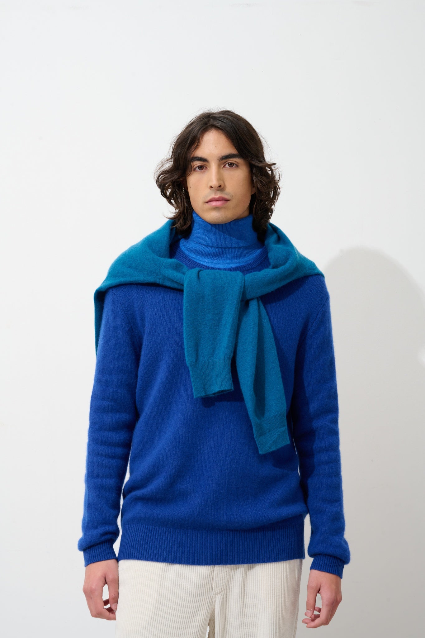 VICTO Pullover mit Rundhalsausschnitt 4 Fäden ultramarin 100% Kaschmir