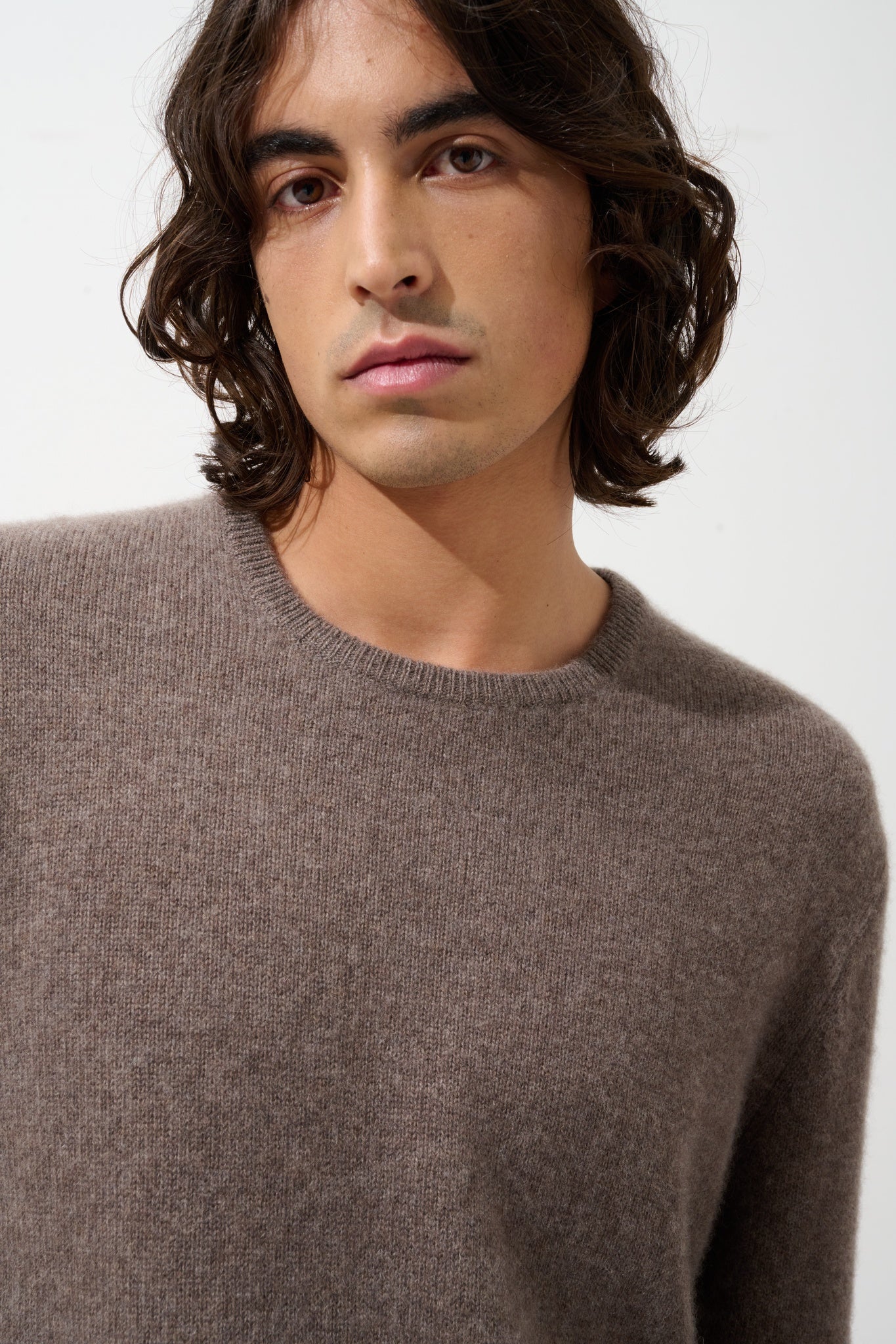 VICTO Pullover mit Rundhalsausschnitt 4 Fäden taupe meliert 100% Kaschmir