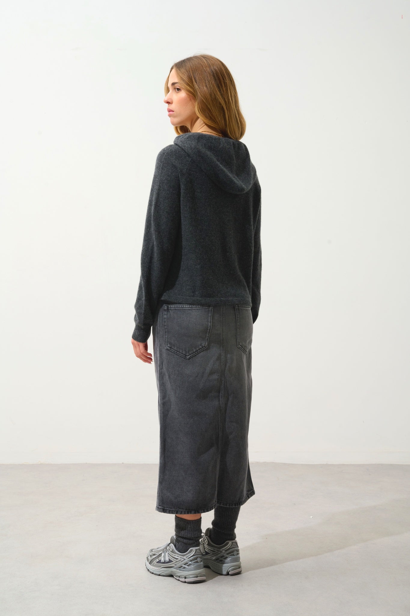 YARLSIDE pull capuche carbone chiné 100% cachemire