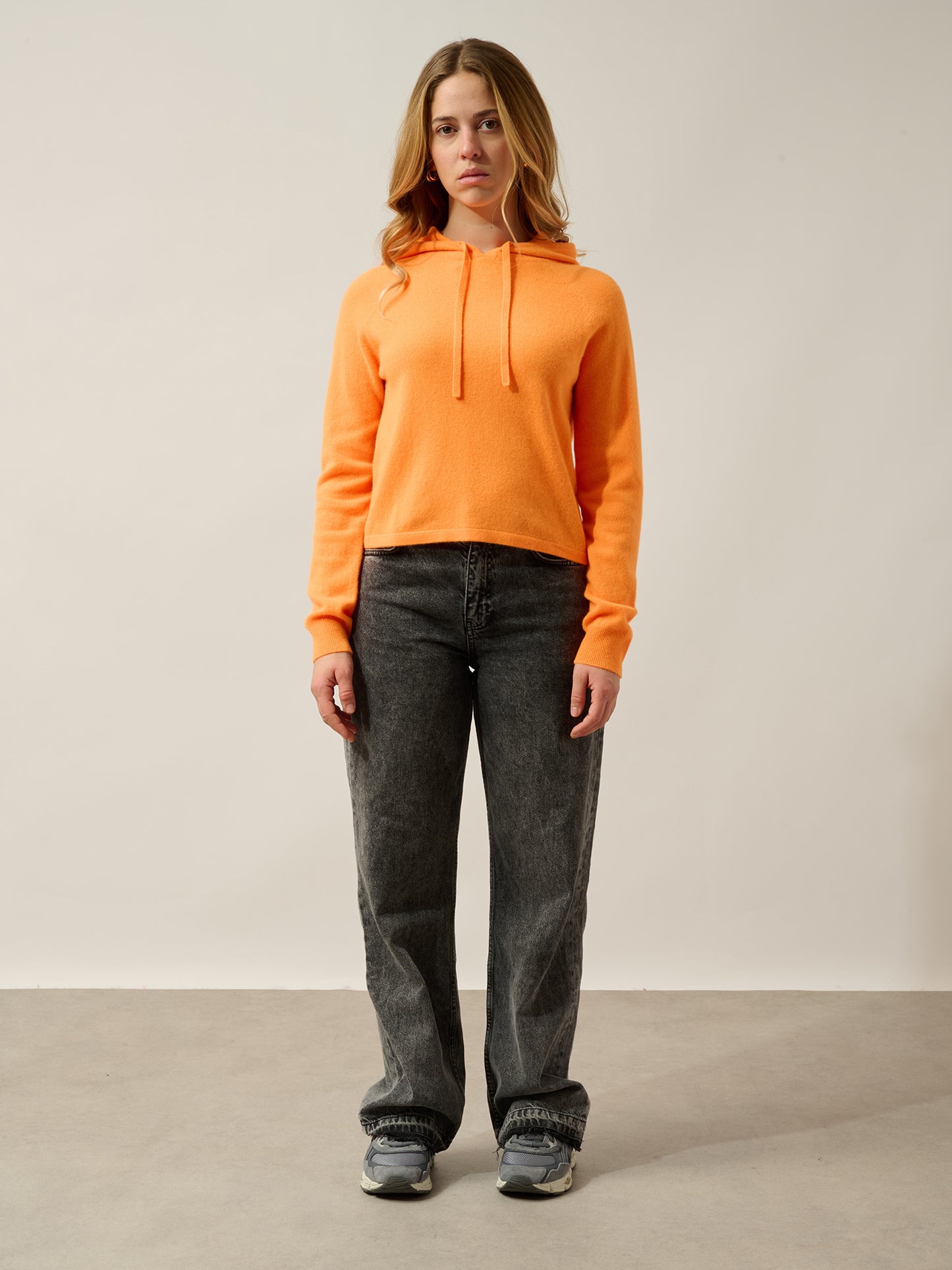 YARLSIDE pull capuche mandarine fluo 100% cachemire