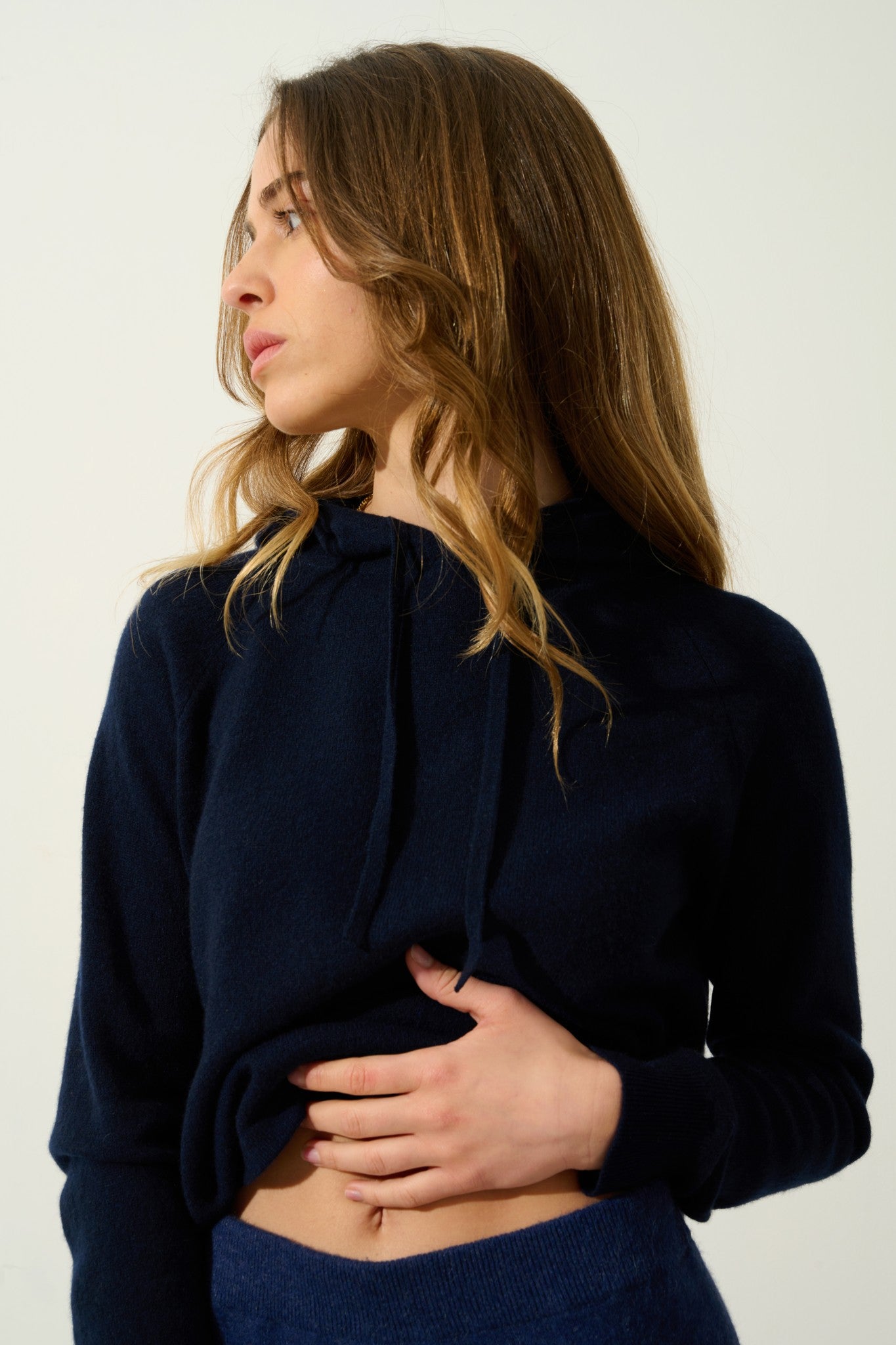 yarlside pull capuche navy 100% cachemire