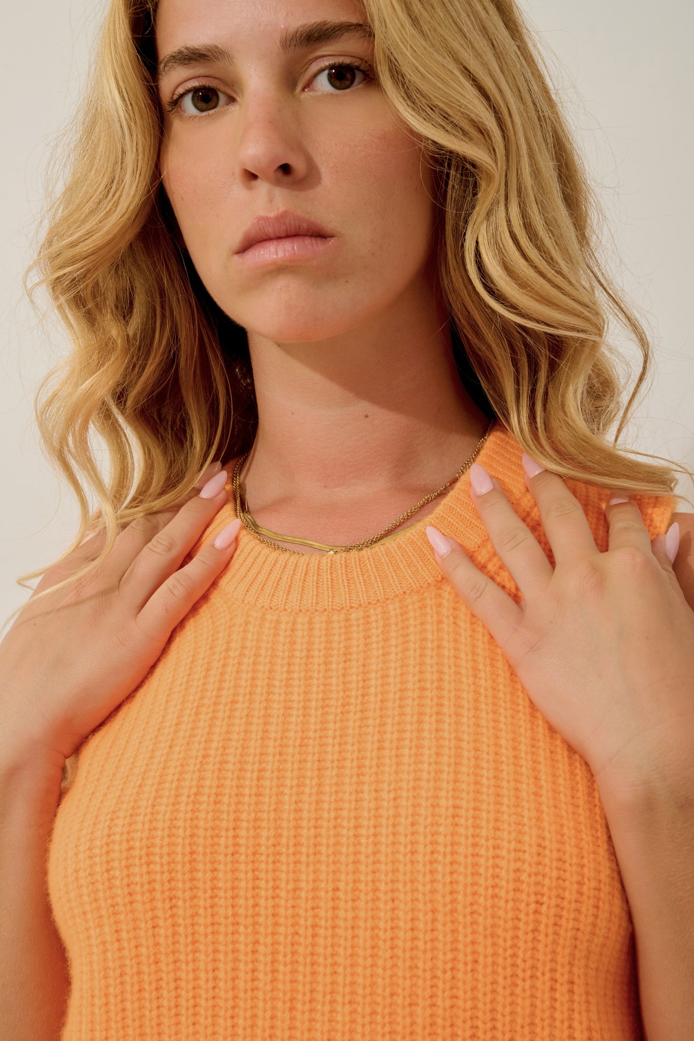 ZYRAEN débardeur col rond 6 fils mandarine fluo 100% cachemire