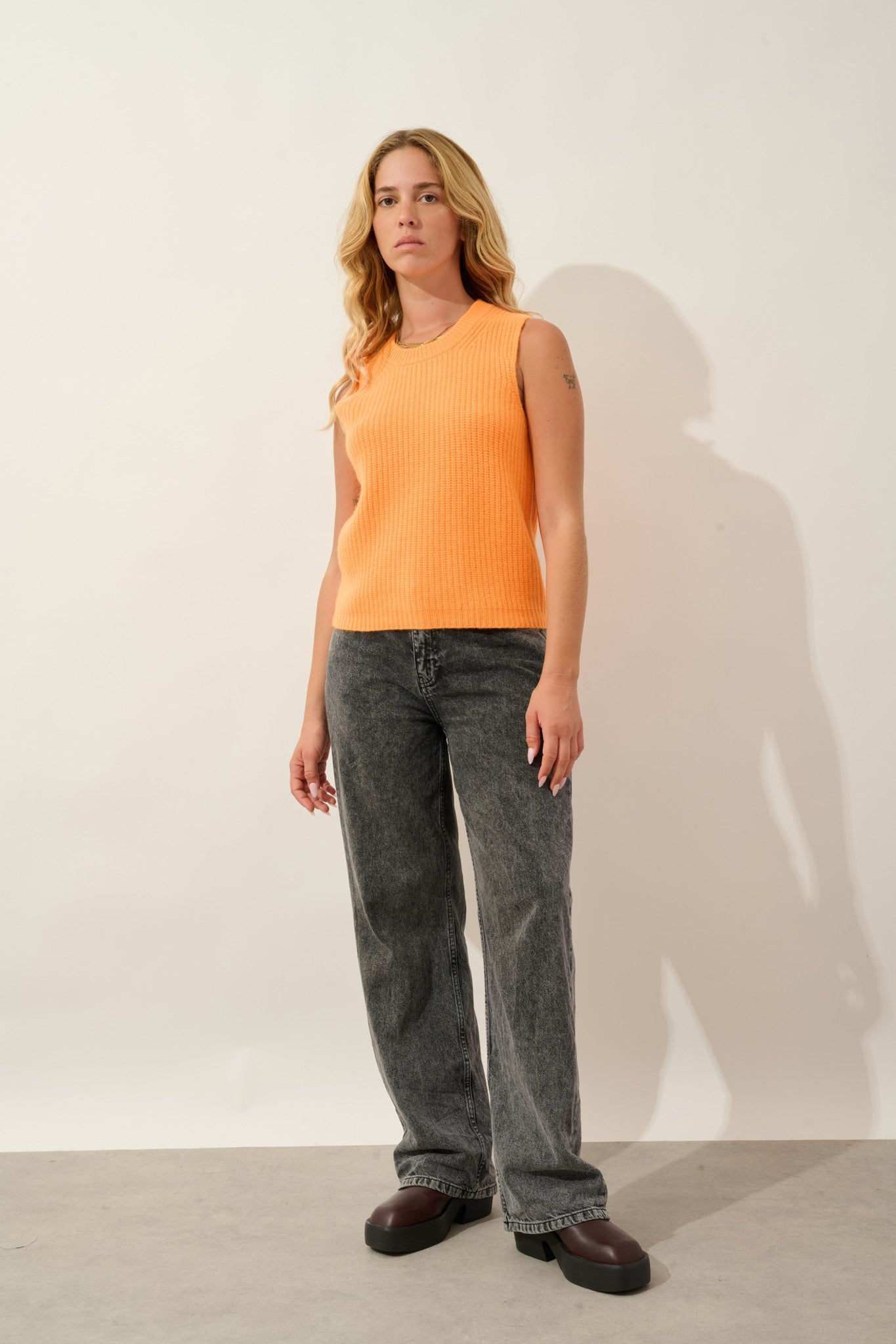 zyraen débardeur col rond 6 fils mandarine fluo 100% cachemire