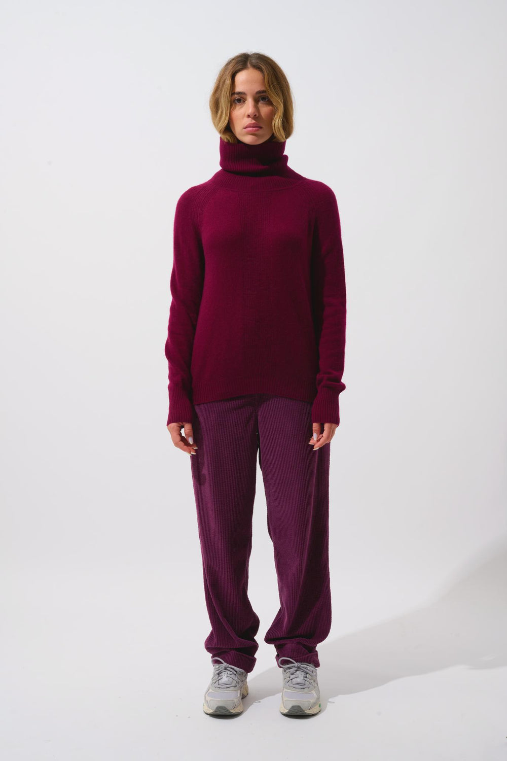 DOLCE burgunderfarbener Rollkragenpullover 100 % Kaschmir