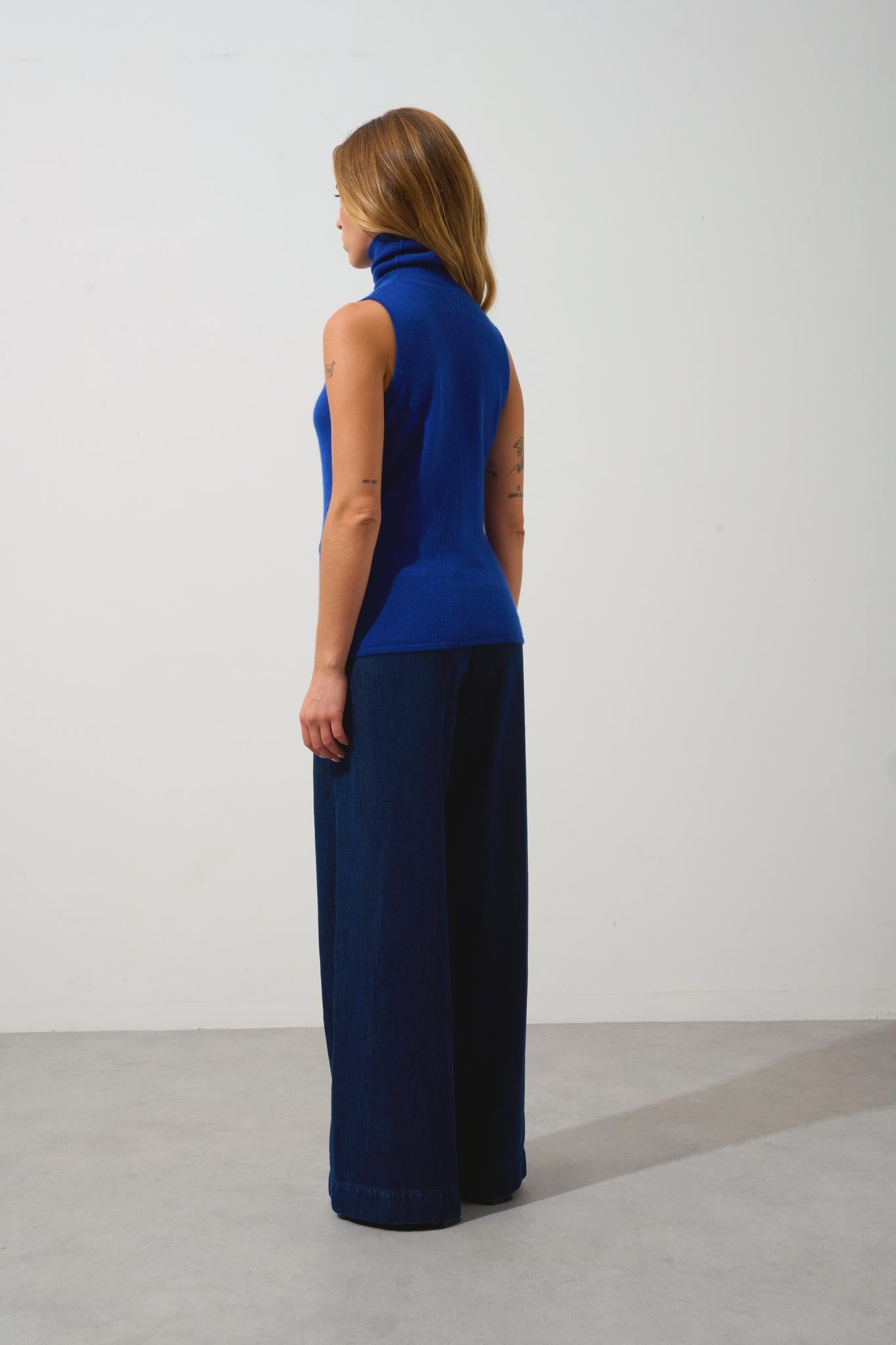 CAPUCIN ärmelloser Rollkragenpullover ultramarin 100% Kaschmir