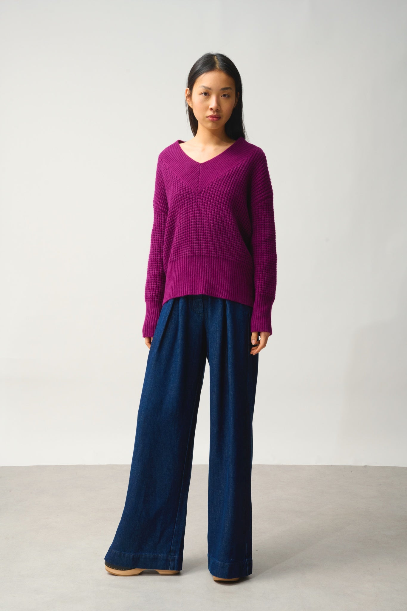 ALPANDE pull col v 8 fils prune 100% cachemire