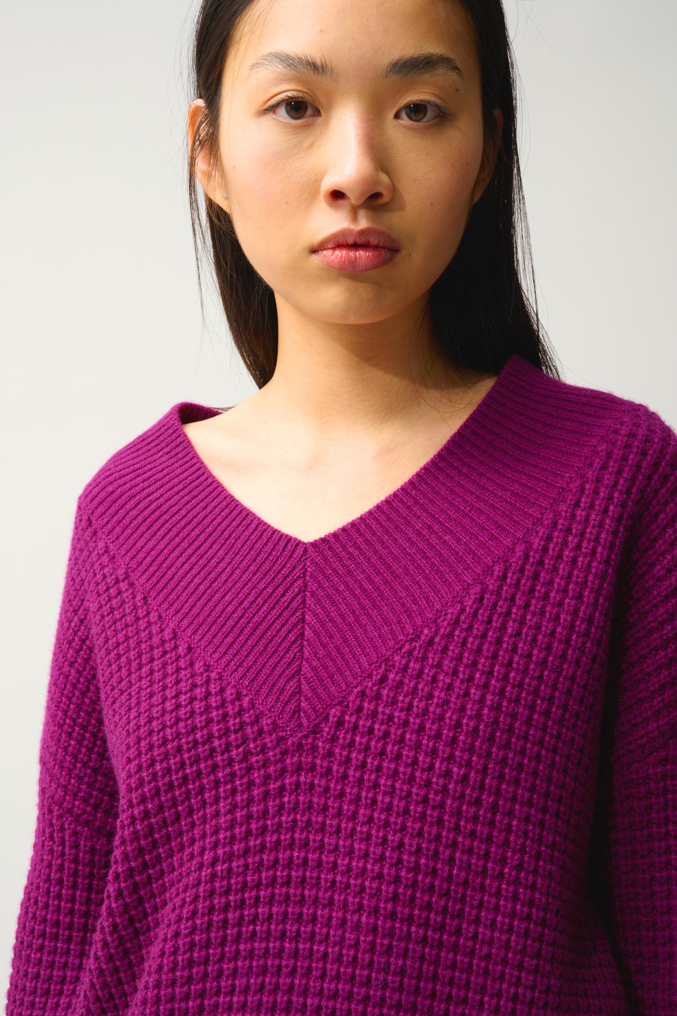 ALPANDE pull col v 8 fils prune 100% cachemire