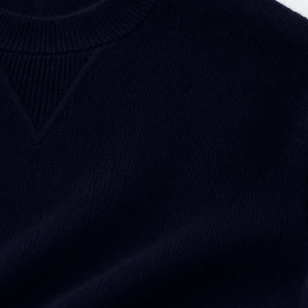Gros plan de la maille — NOLAN Pull Col Rond Bleu Marine