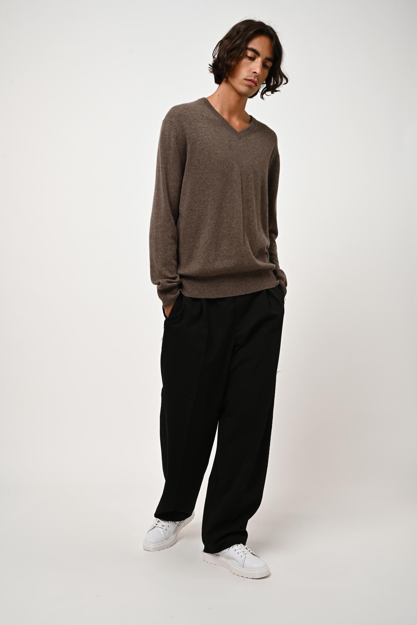 AGEL taupe mottled v-neck sweater 100% cashmere