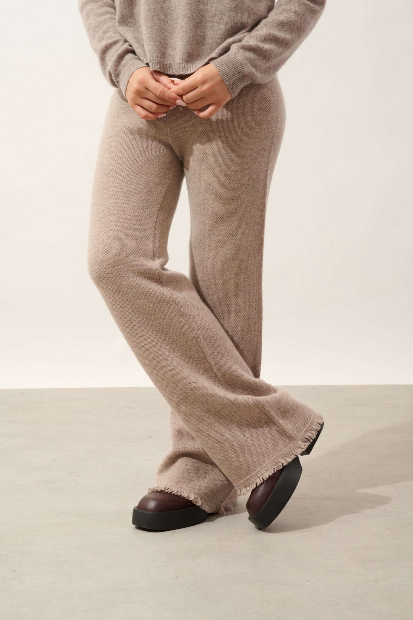 angustia pantalon évasé taupe clair chiné 100% cachemire