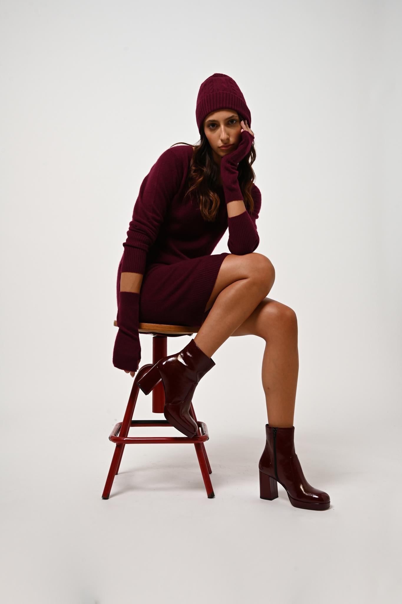 ARMET burgundy round neck dress 100% cashmere