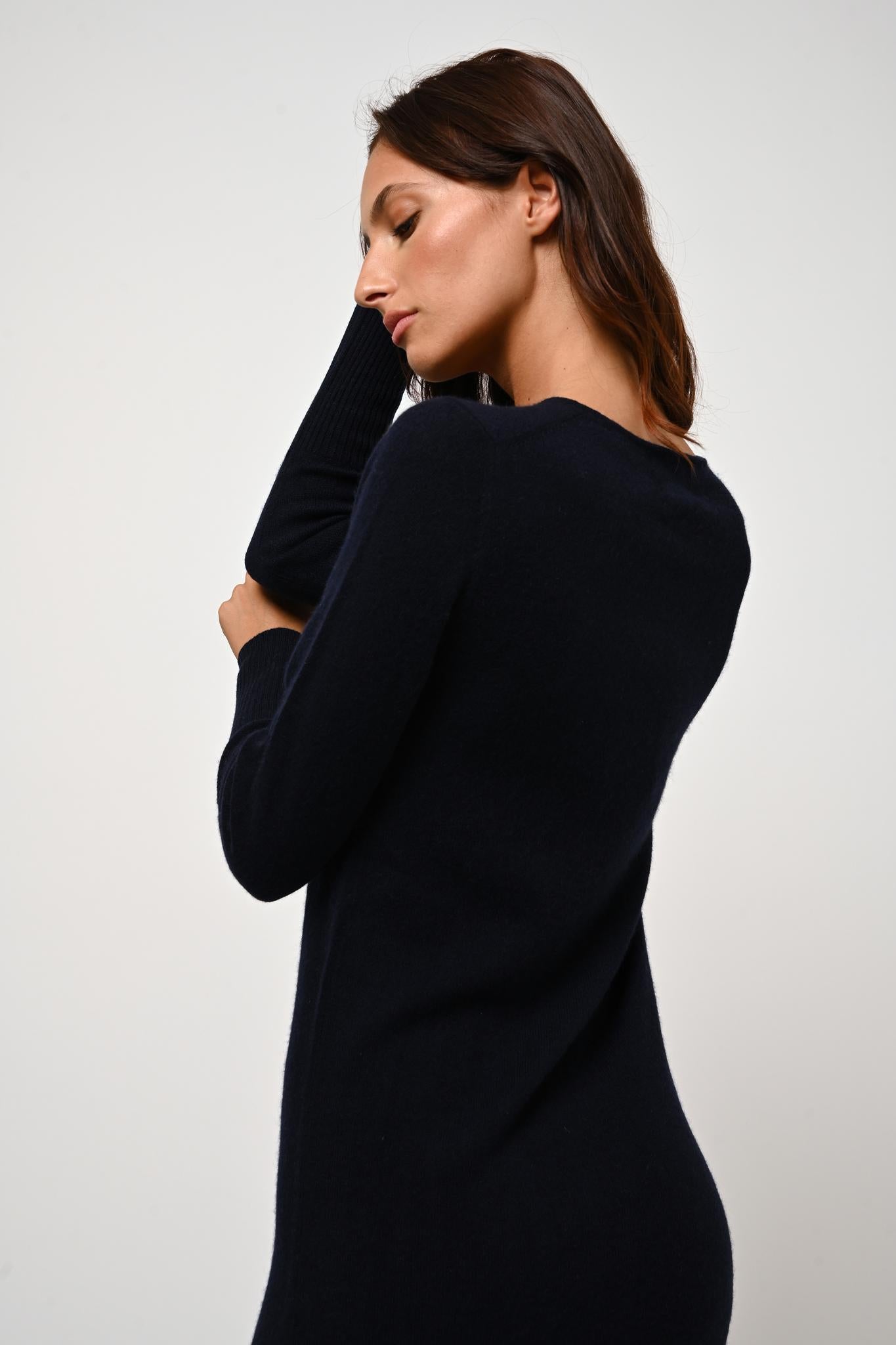 ARMET navy round neck dress 100% cashmere