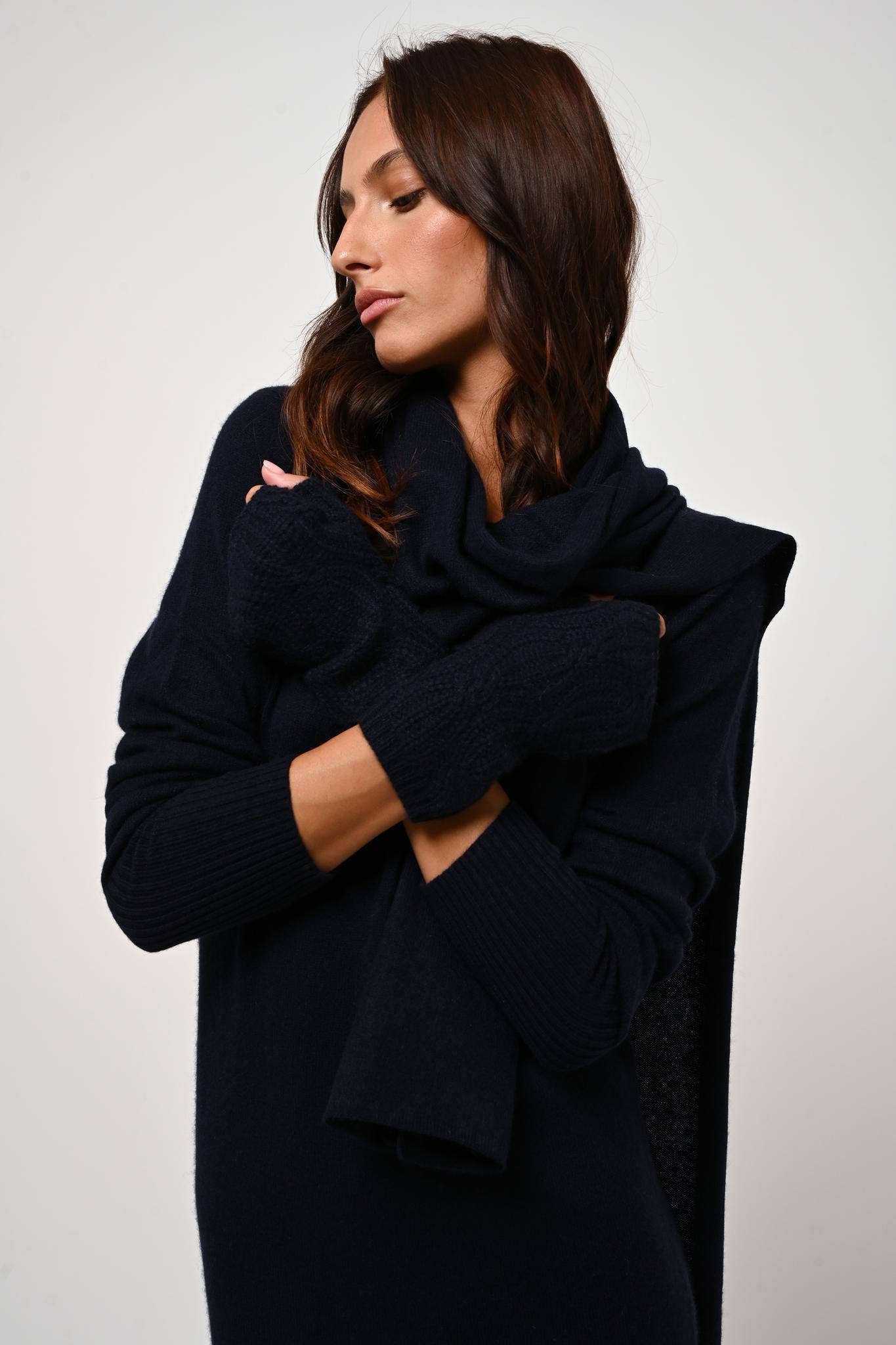 ARMET robe col rond navy 100% cachemire