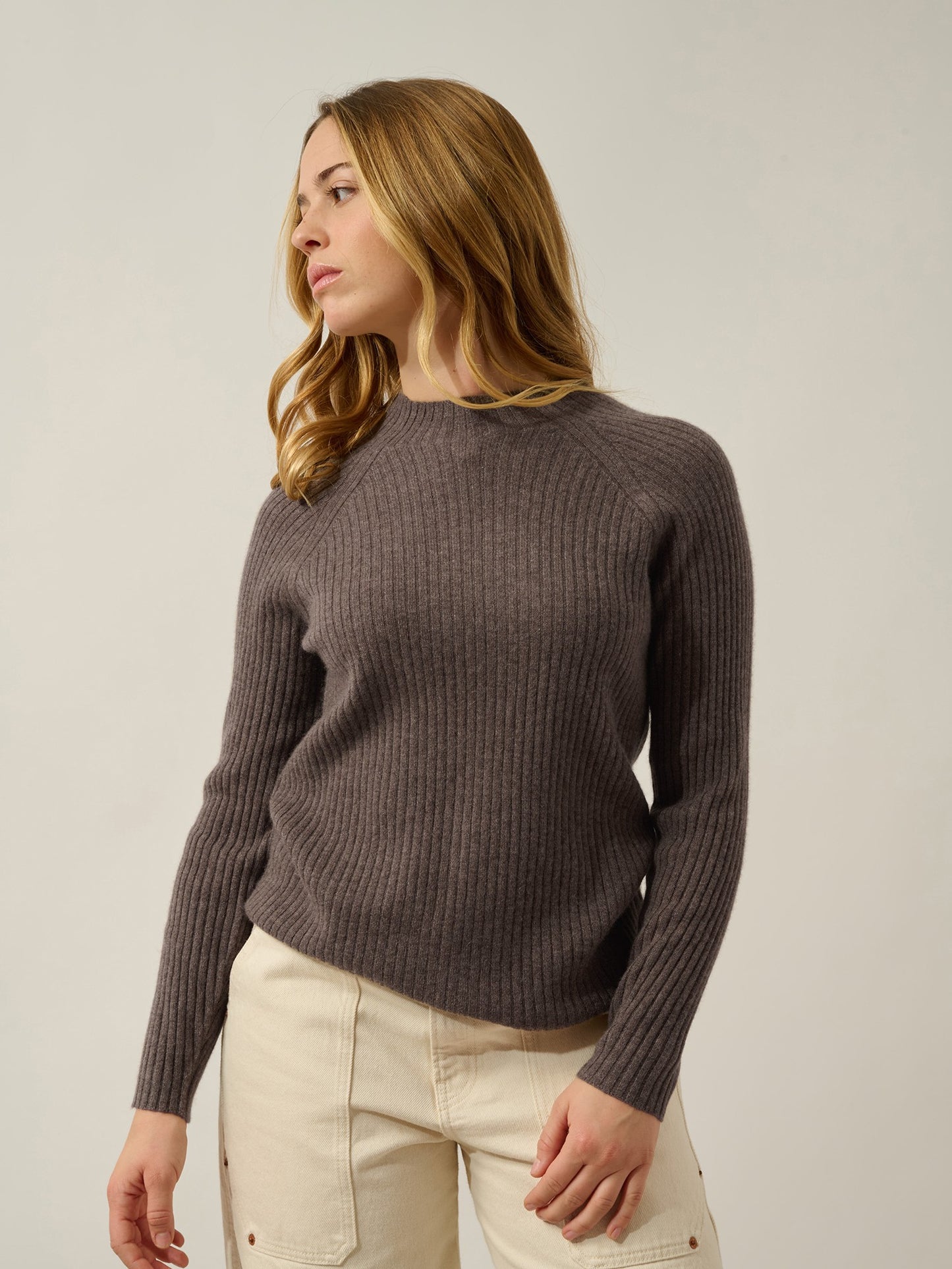 assia pull col montant boutons poignets taupe chiné 100% cachemire