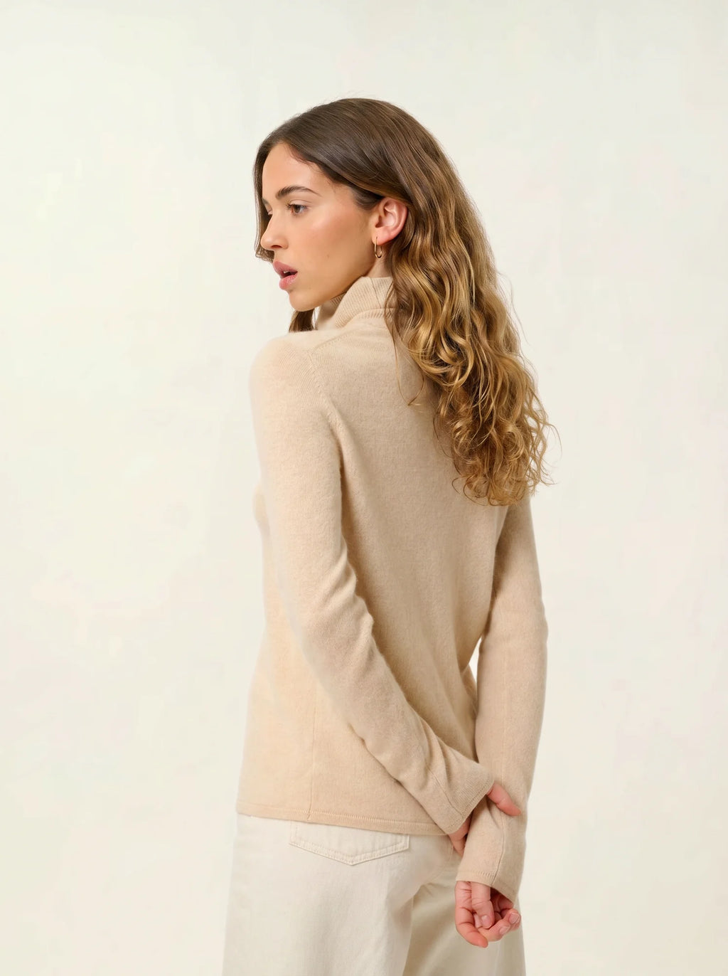 BISE pull col roulé sable