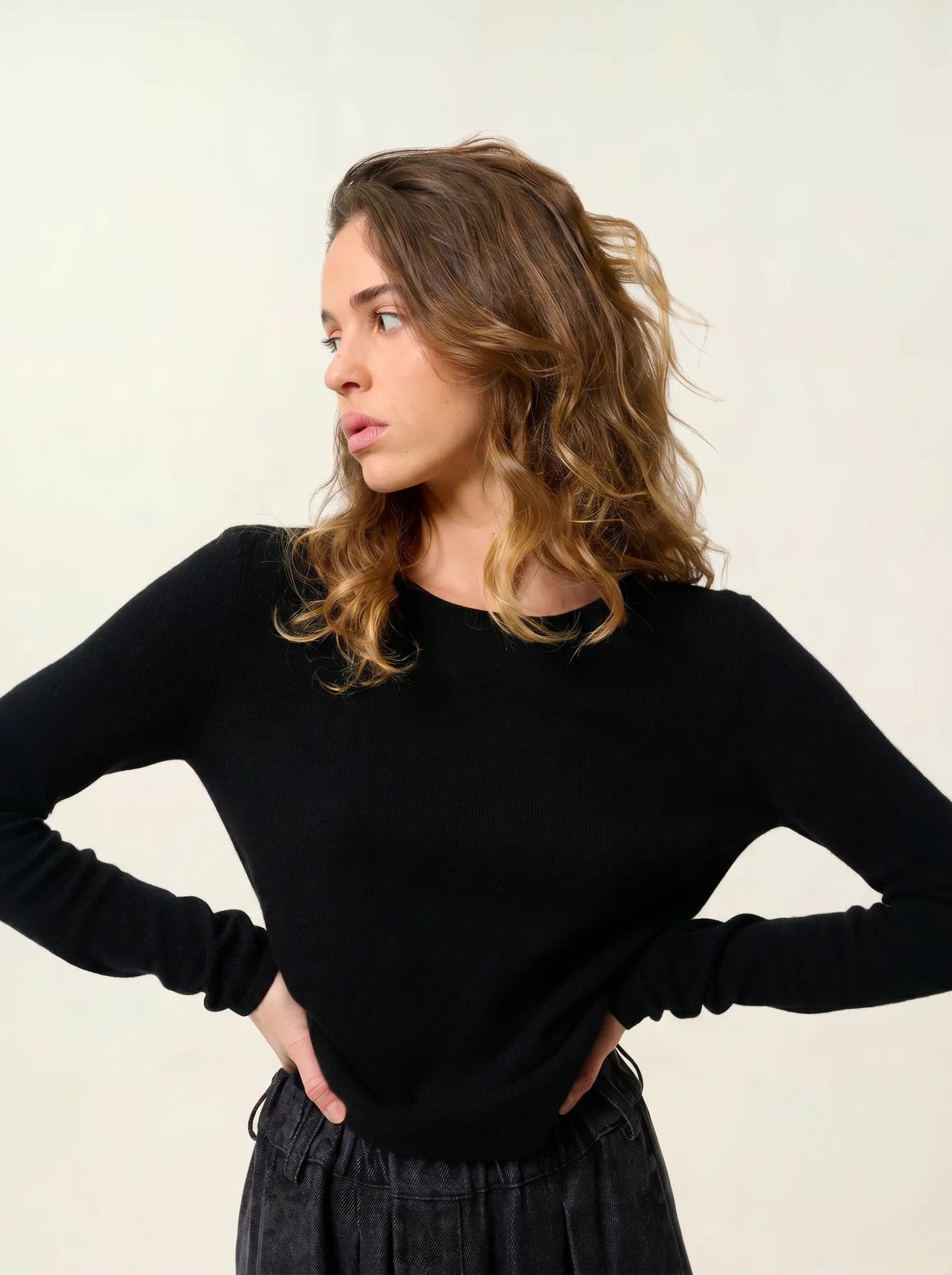 EPÉNA pull col rond noir