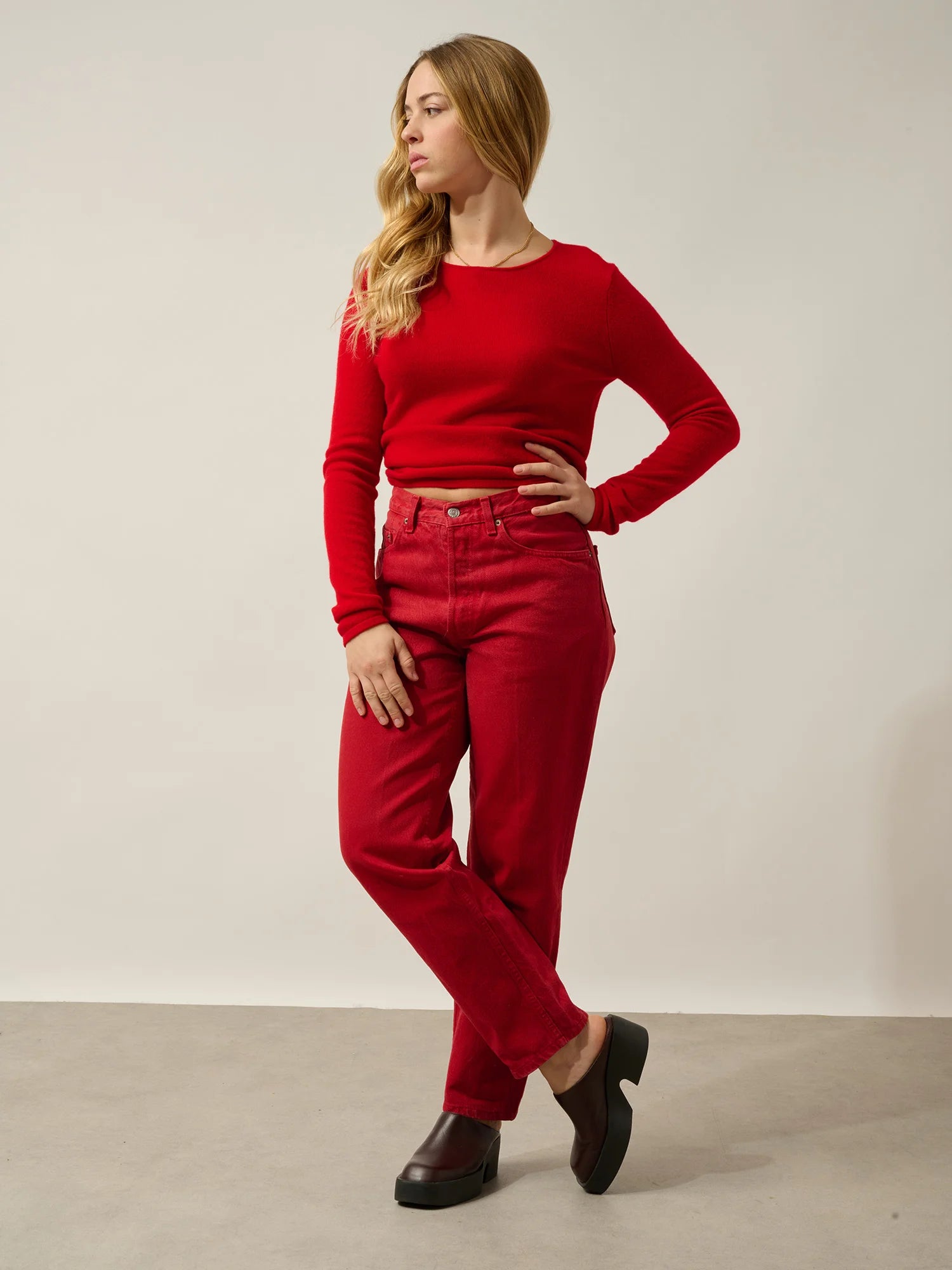 EPÉNA pull col rond rouge
