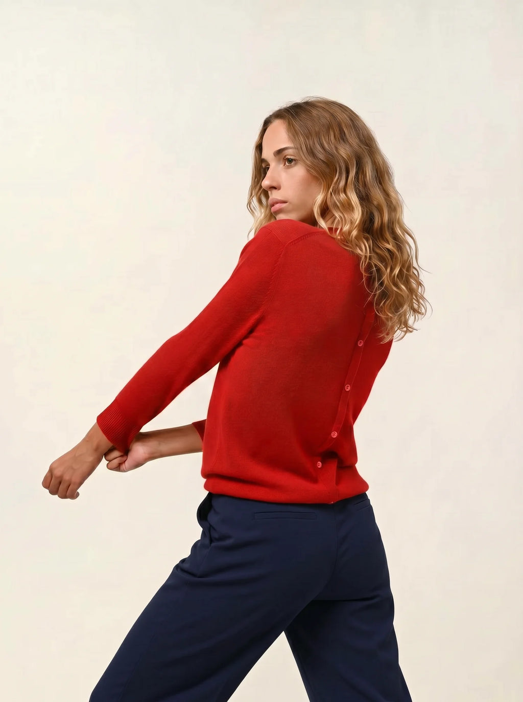 ESTARIS Sweater Crew Neck Buttoned Back Red