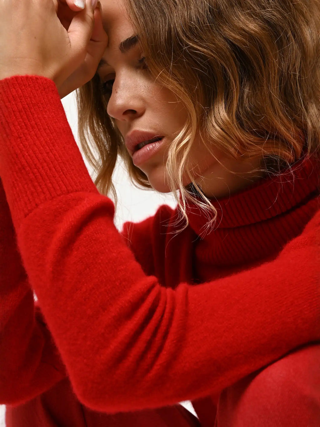 FORNET pull col roulé rouge