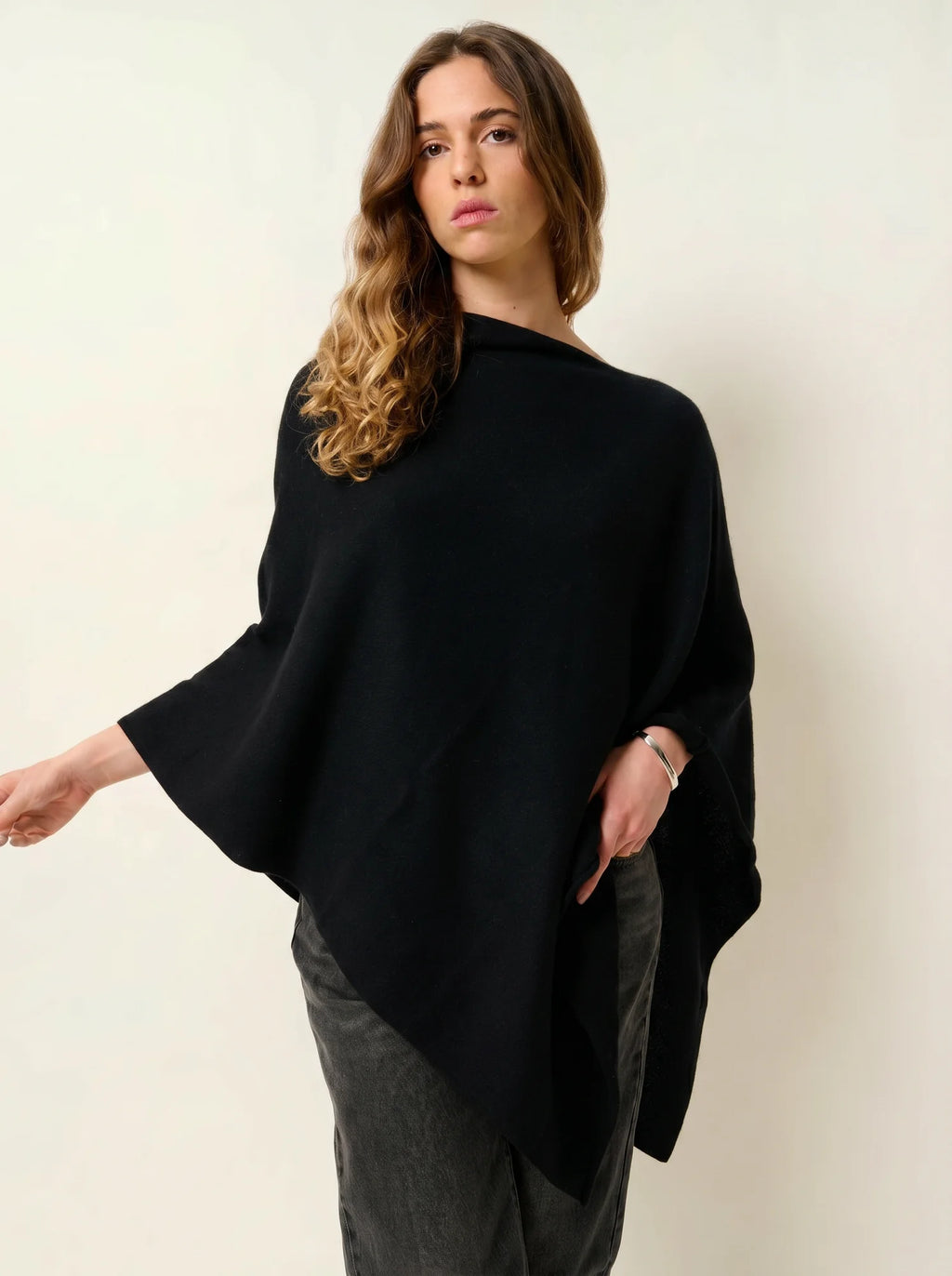 CARRA poncho noir