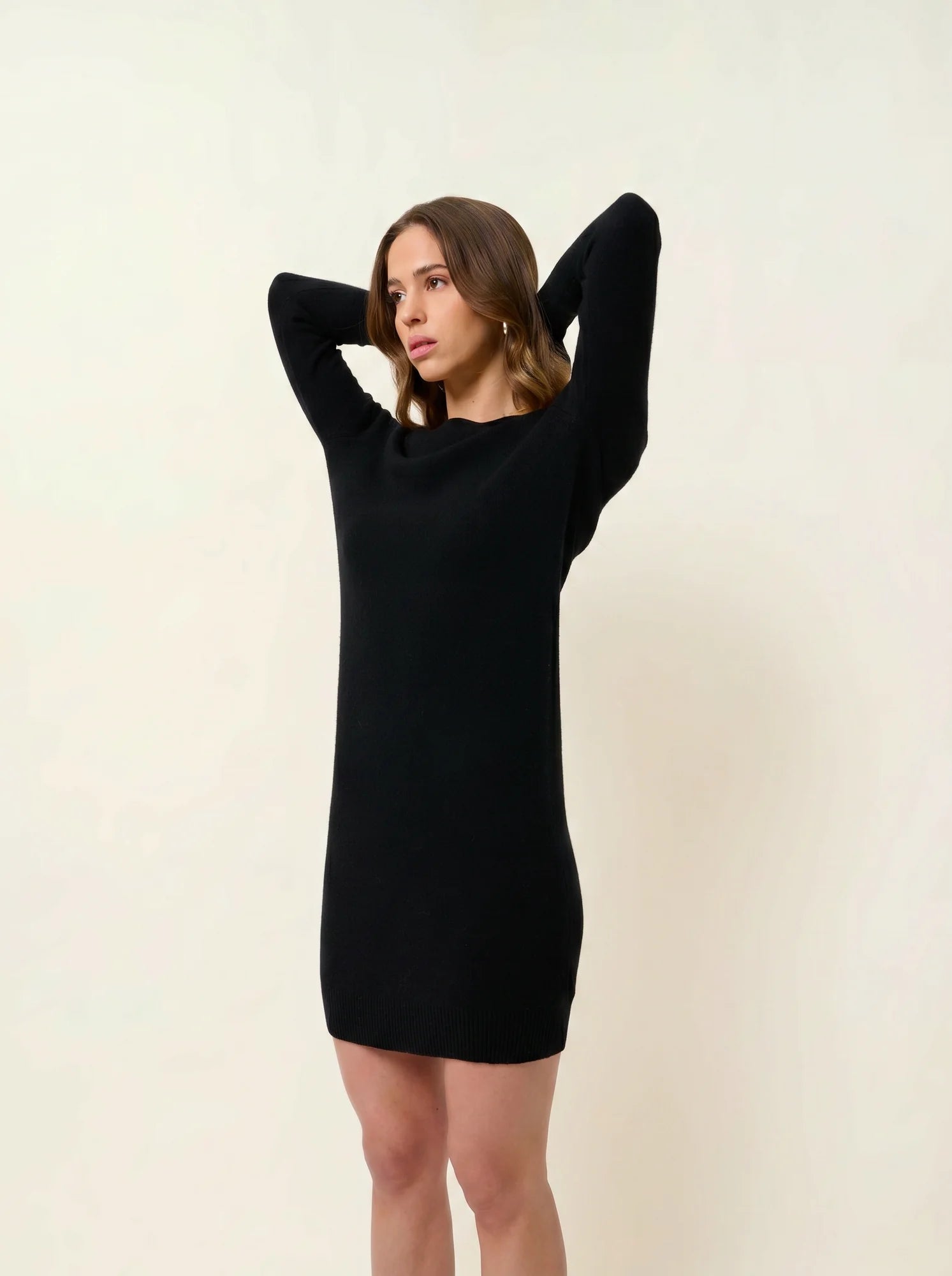 ARMET robe col rond noir