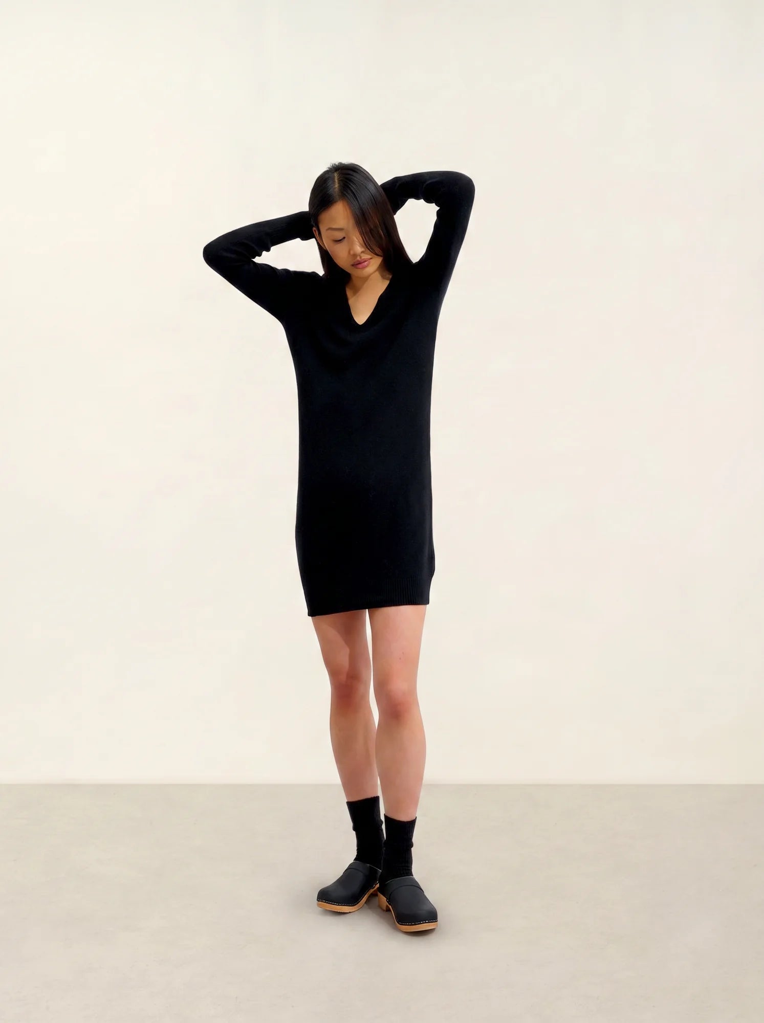 CAPELET robe col V noir