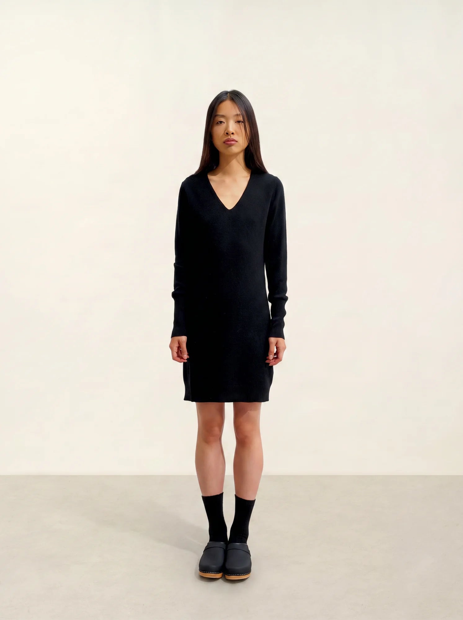 CAPELET robe col V noir